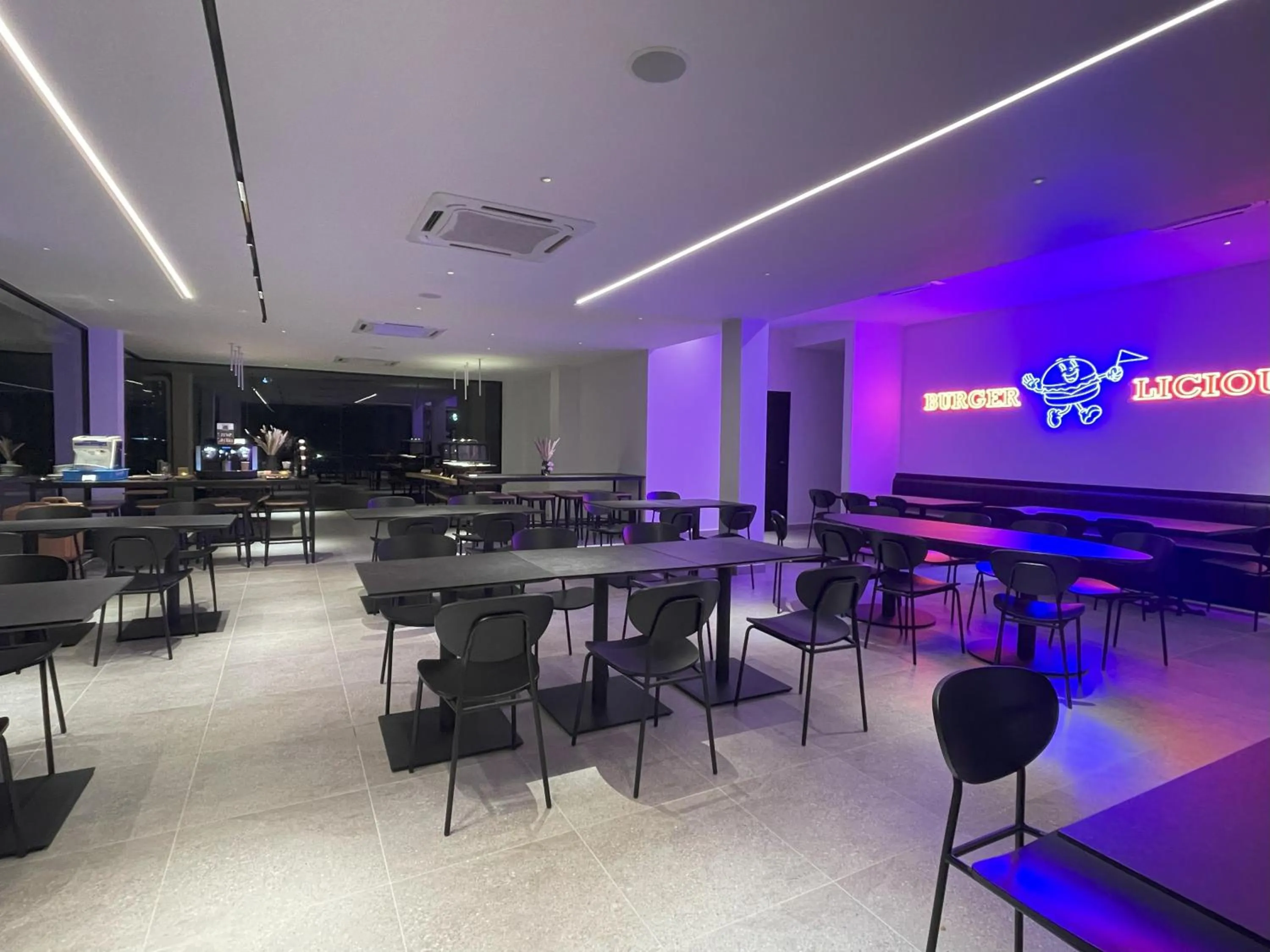 Restaurant/places to eat in Bangi Resort Hotel