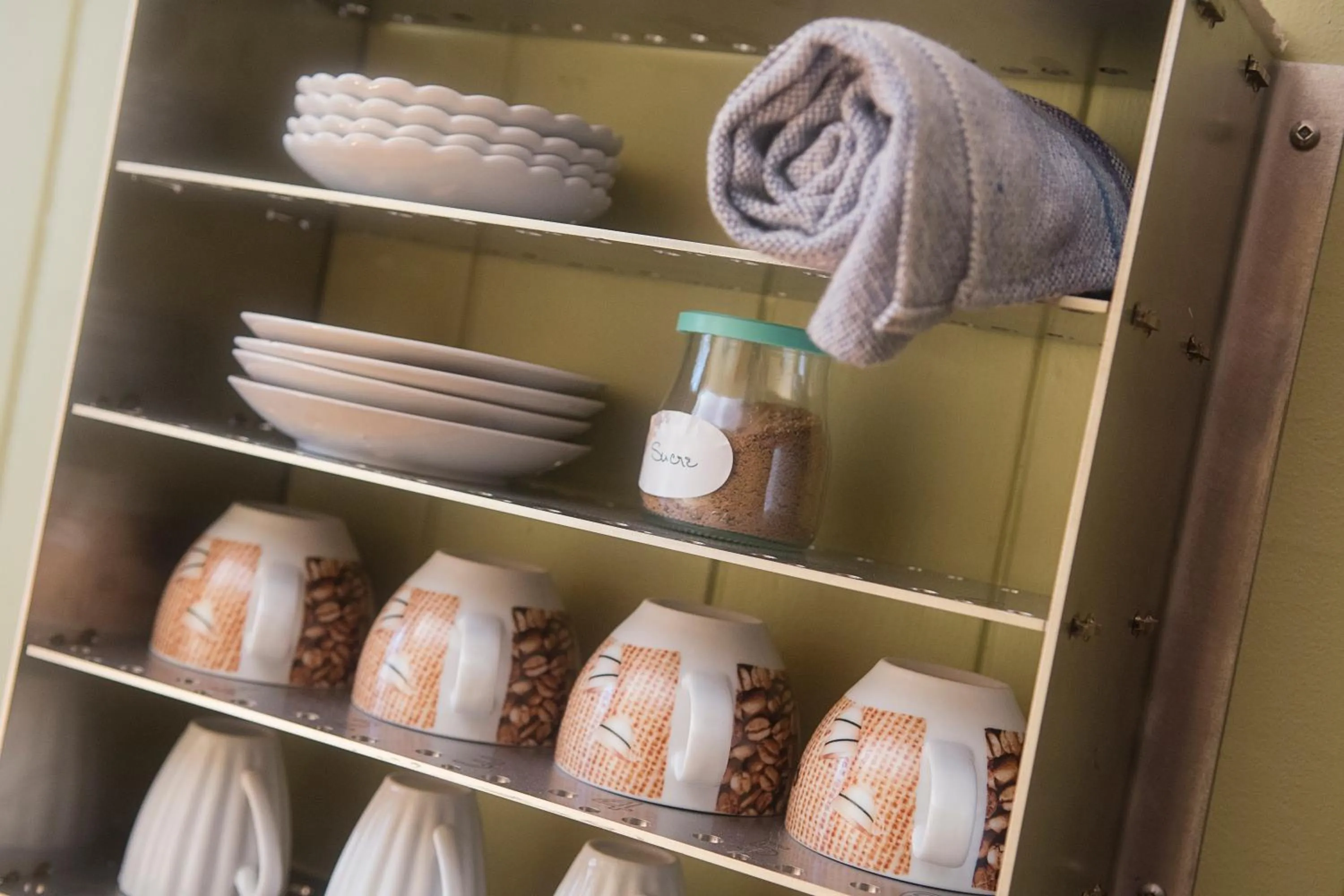 Coffee/tea facilities in Yamachiche P.Q.