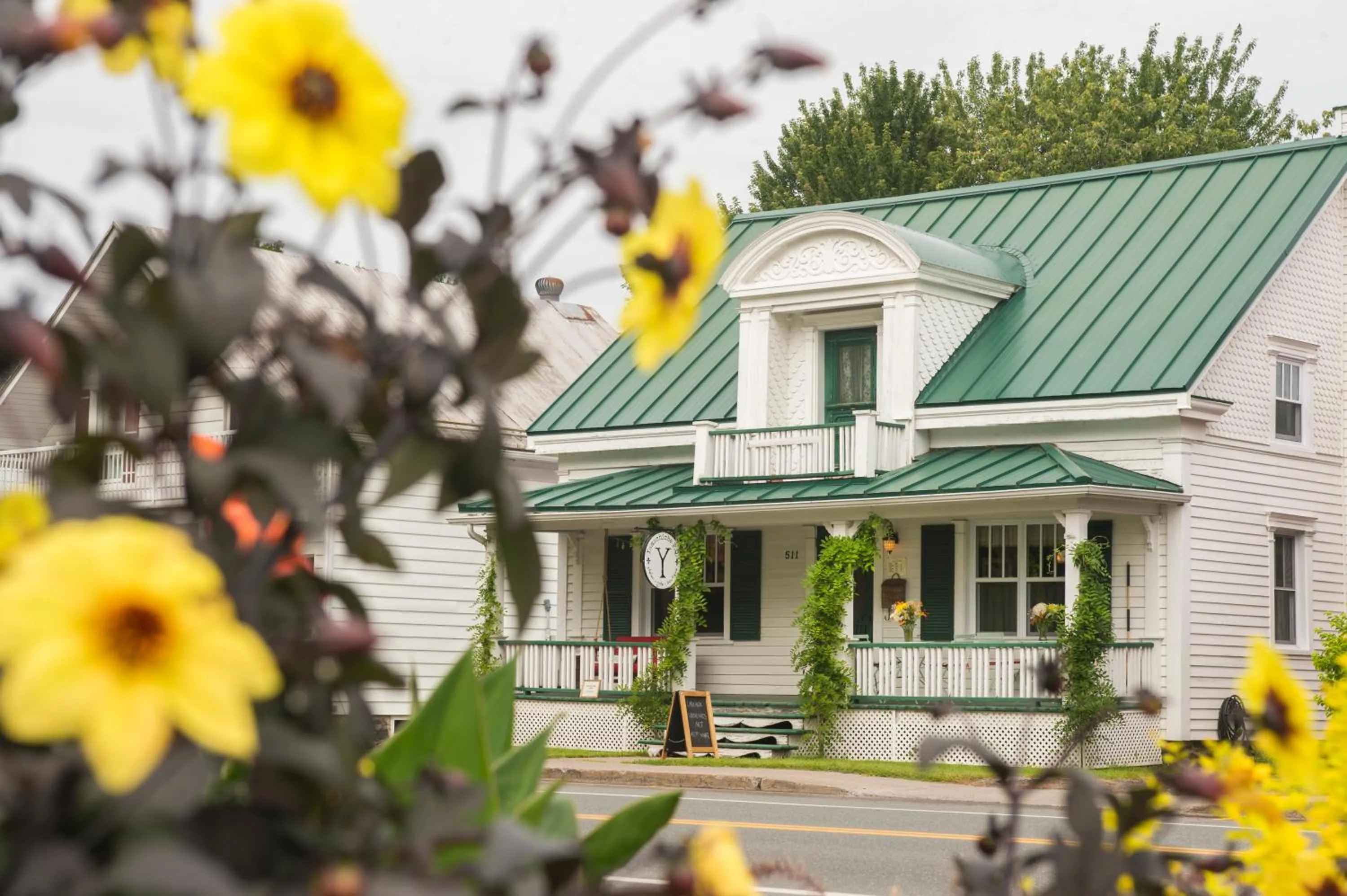Facade/entrance in Yamachiche P.Q.
