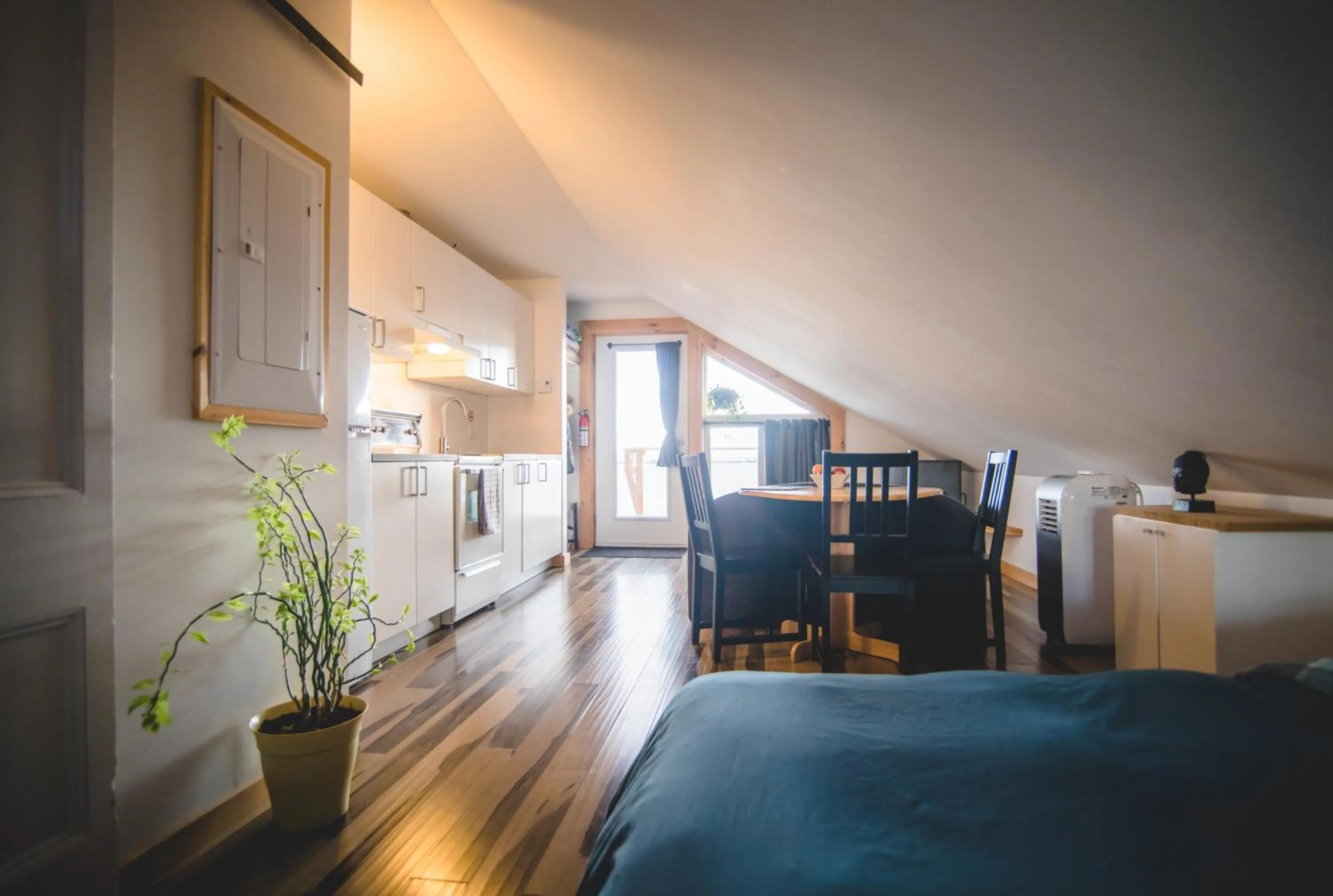 Bedroom, Bed in Aux 4 vents - Auberg'Inn