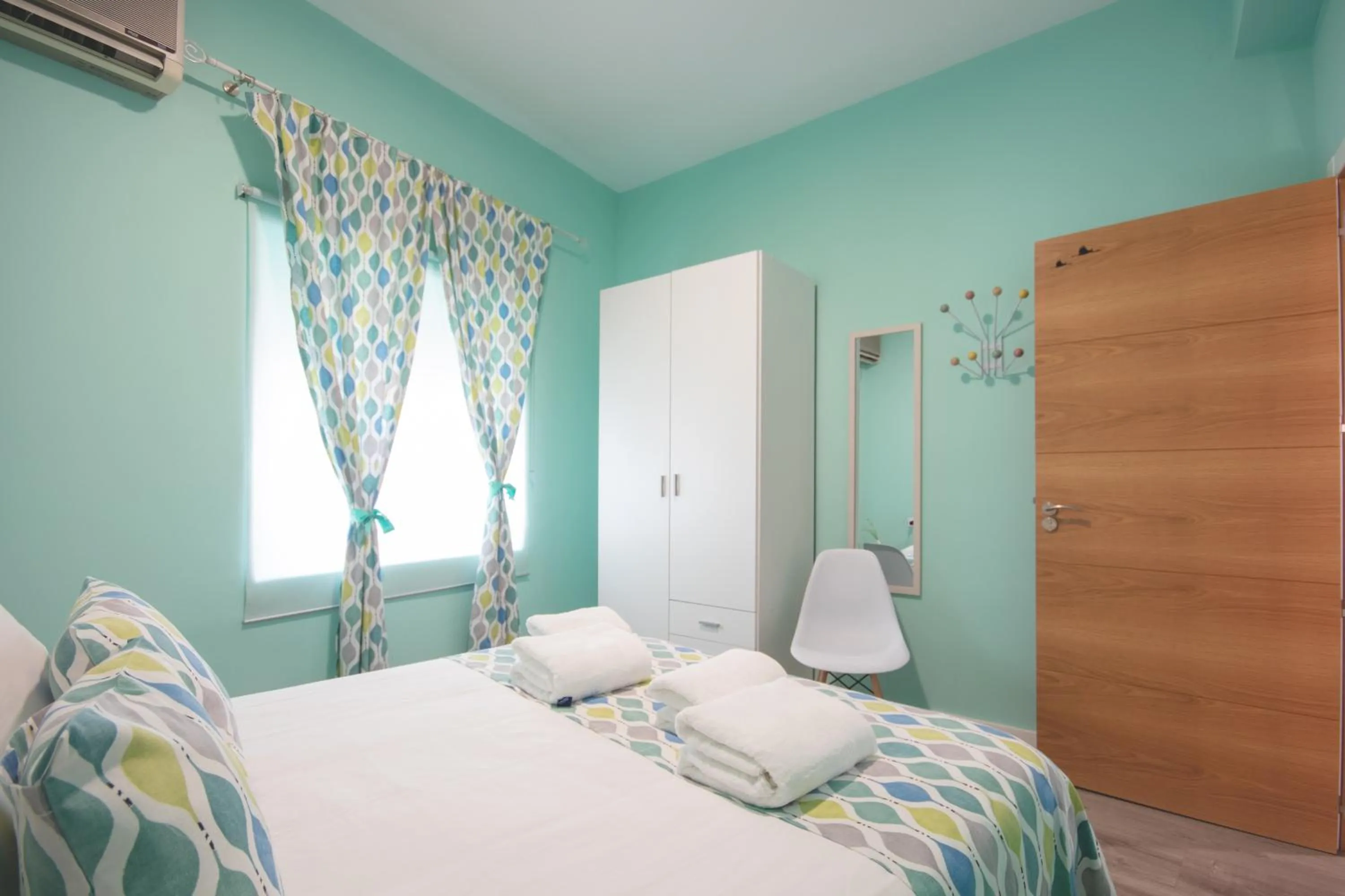 Photo of the whole room, Bed in Apartamentos Coso de San Albin