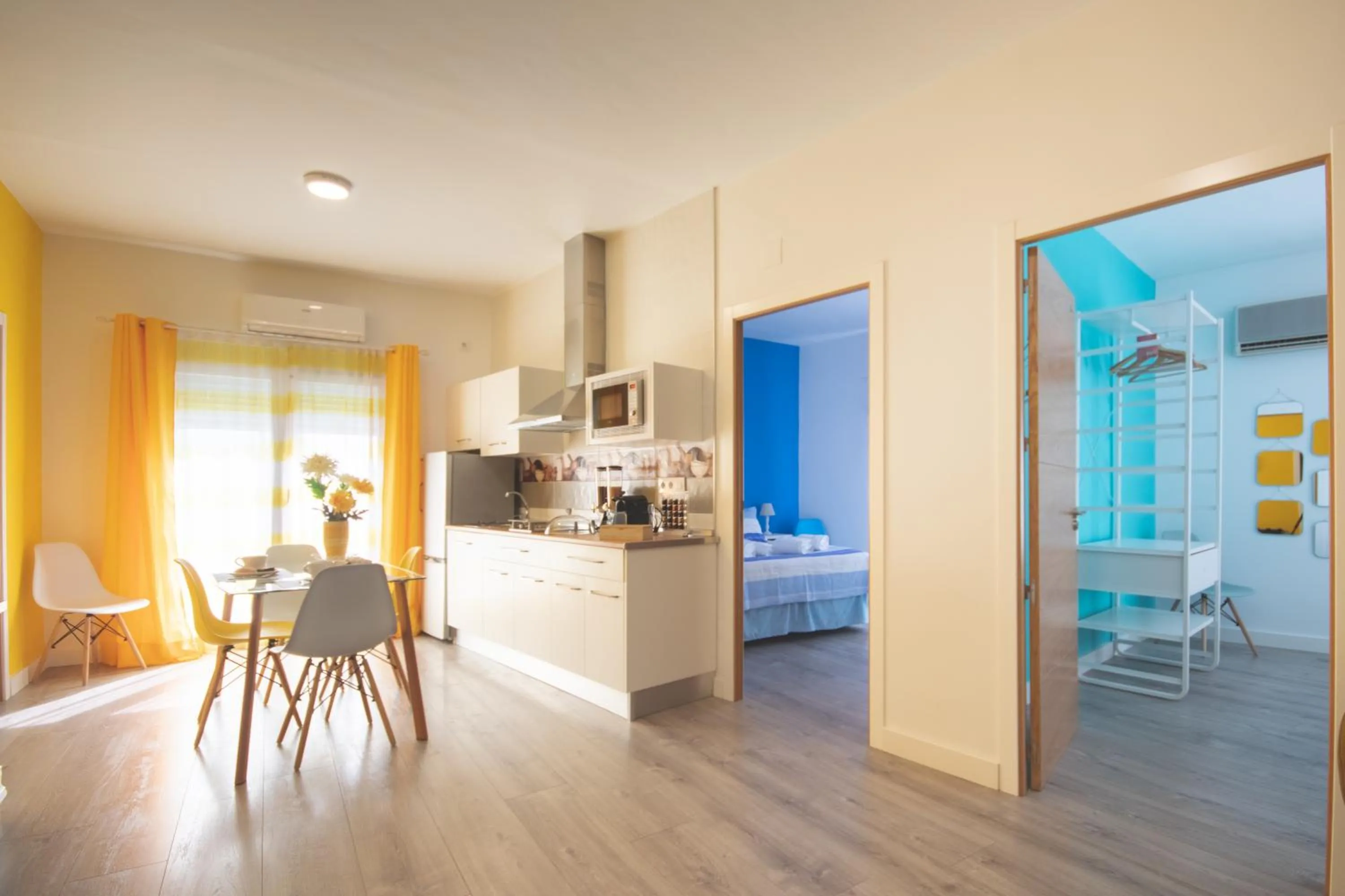 Food and drinks in Apartamentos Coso de San Albin