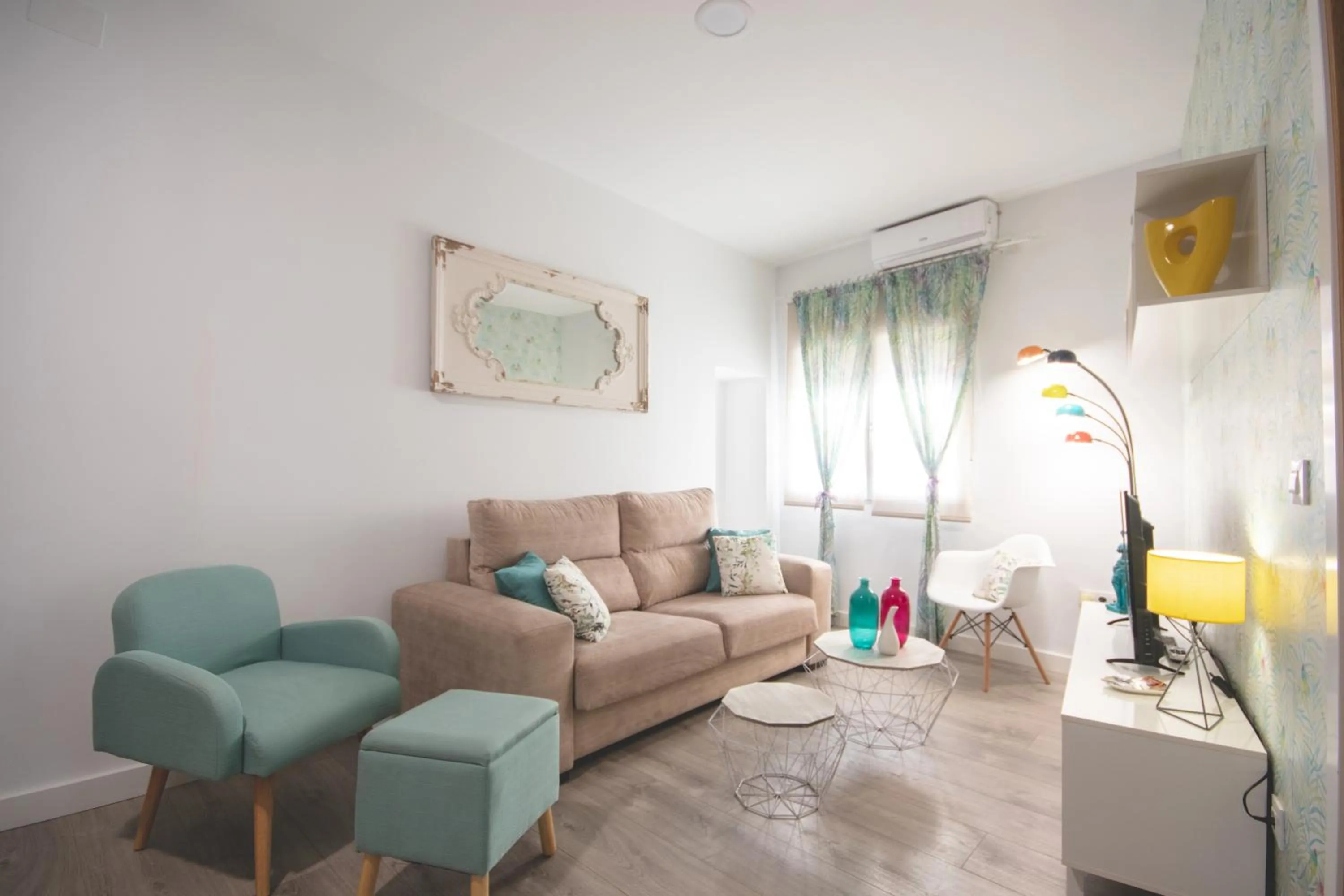 Living room in Apartamentos Coso de San Albin