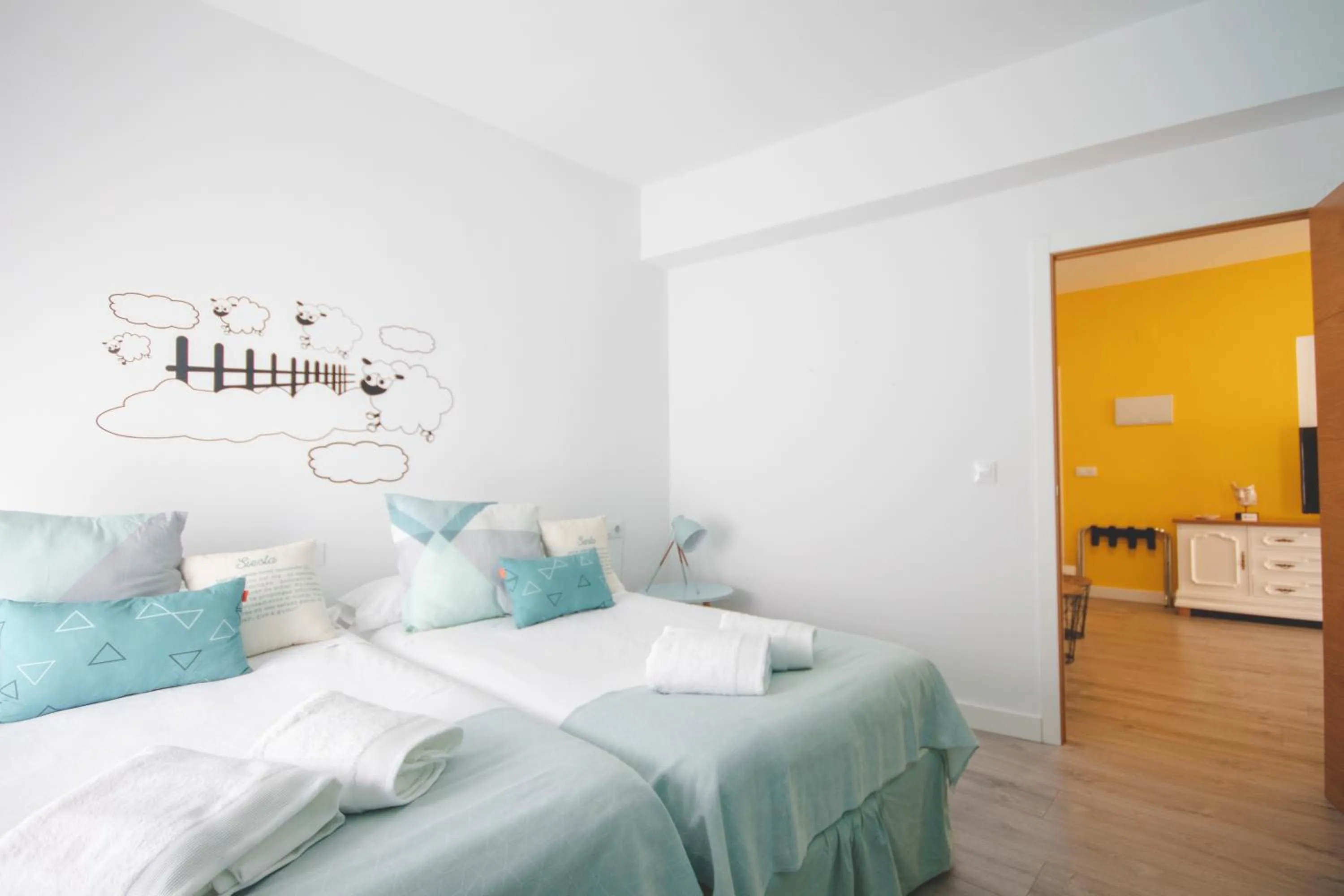 Bed in Apartamentos Coso de San Albin