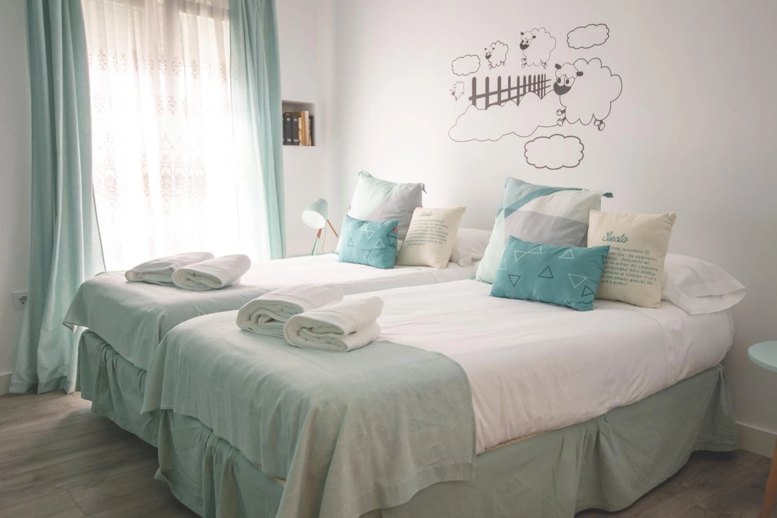 Apartment with Balcony in Apartamentos Coso de San Albin