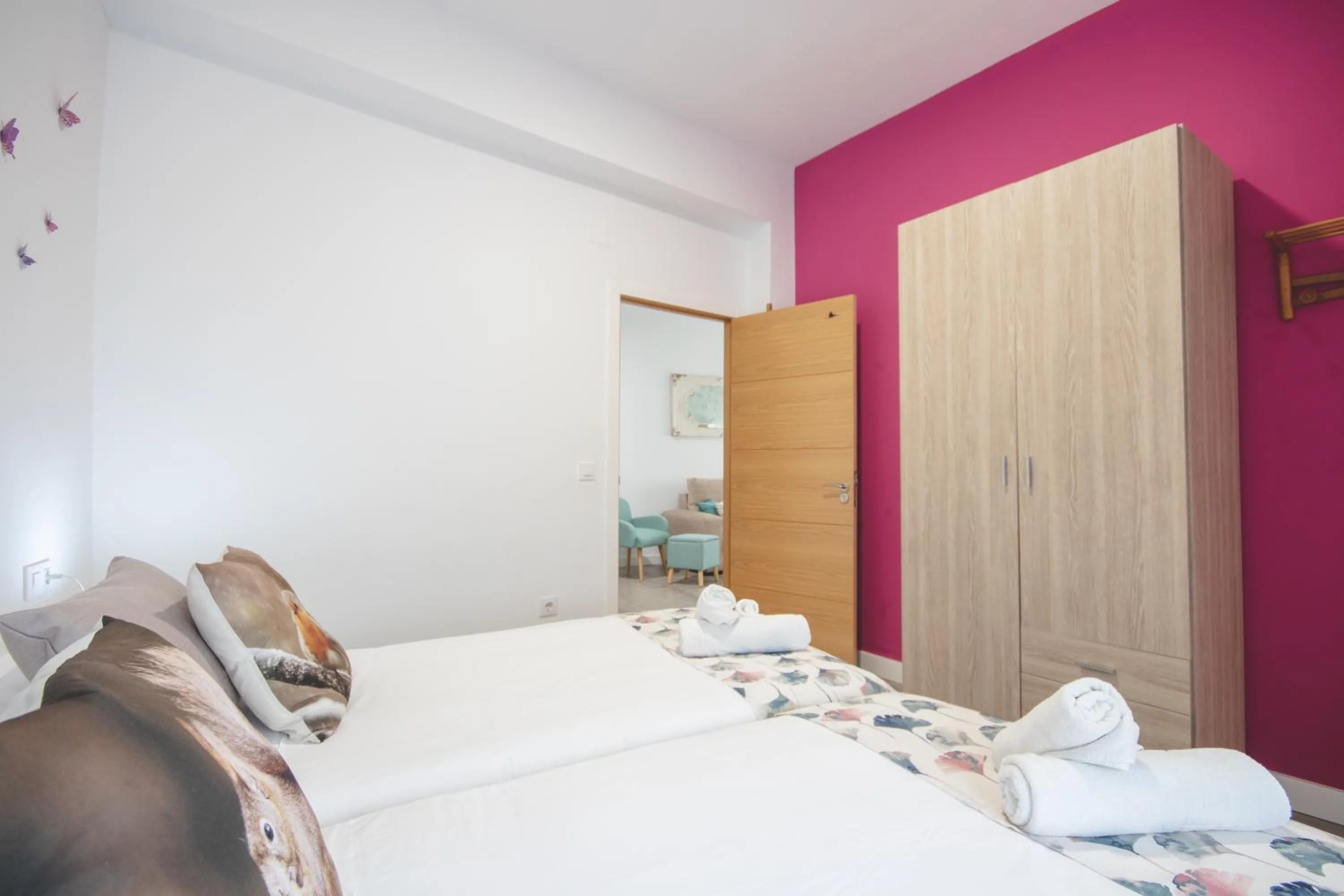 Photo of the whole room, Bed in Apartamentos Coso de San Albin
