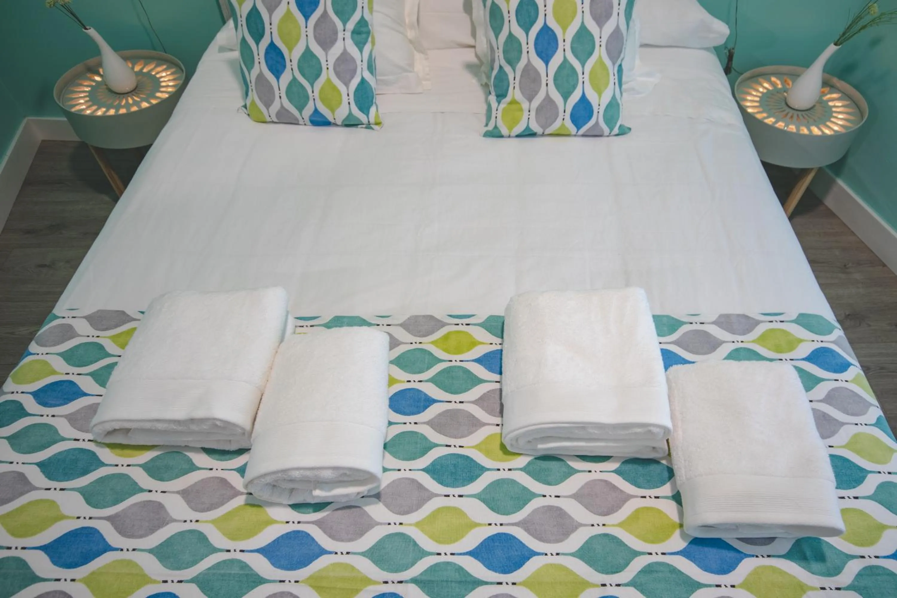 Bed in Apartamentos Coso de San Albin