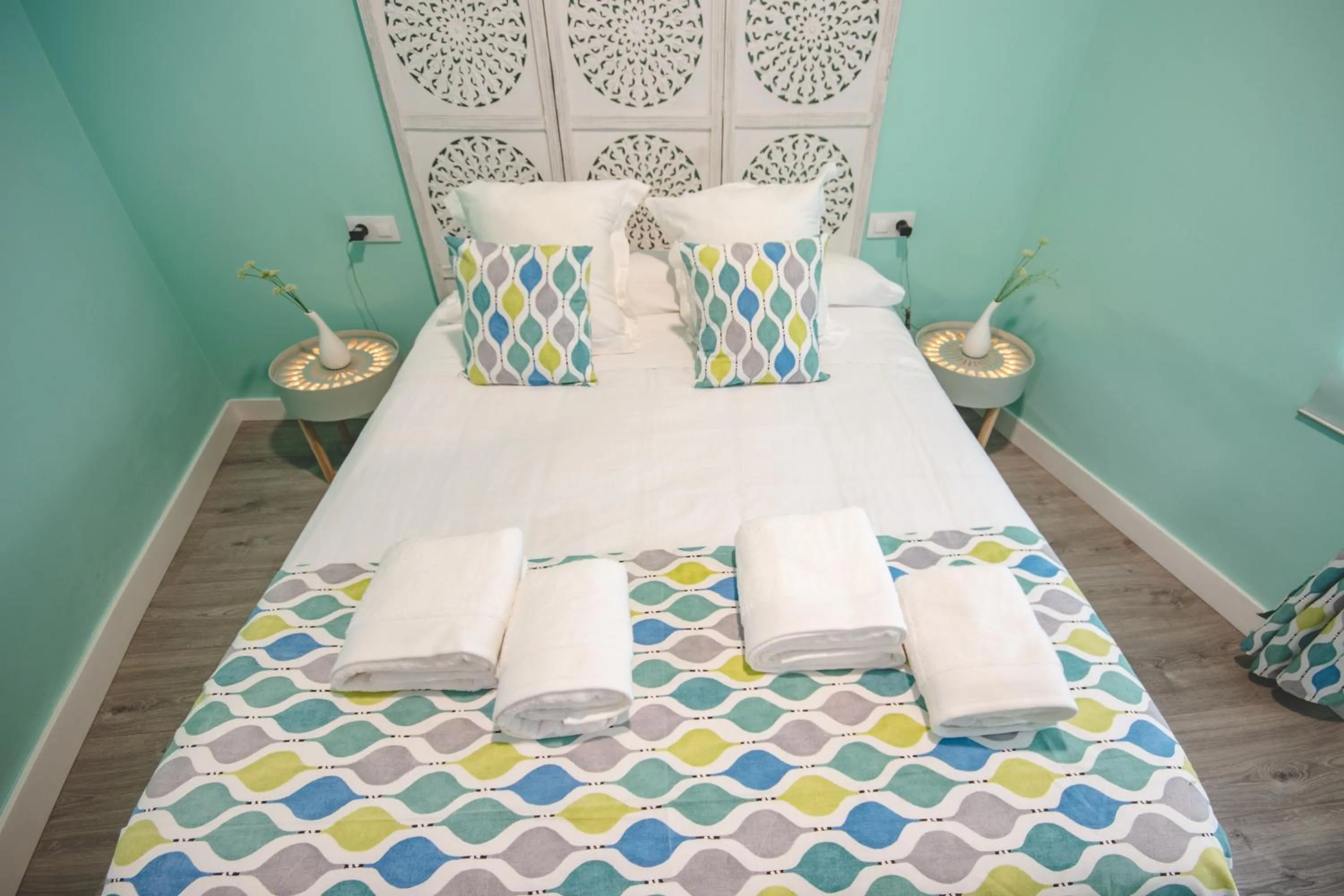 Bed in Apartamentos Coso de San Albin