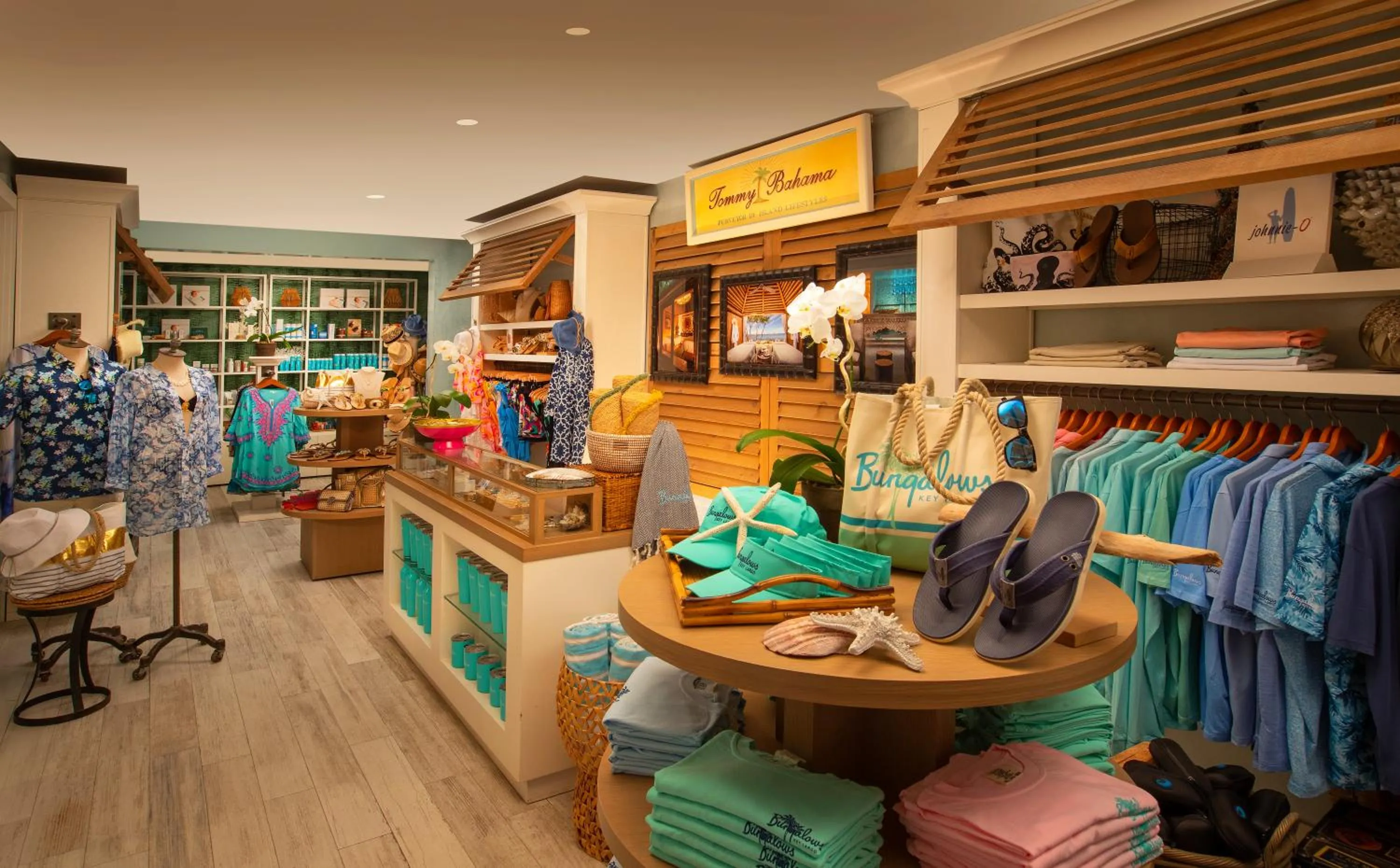 Shopping Area in Bungalows Key Largo - All Inclusive