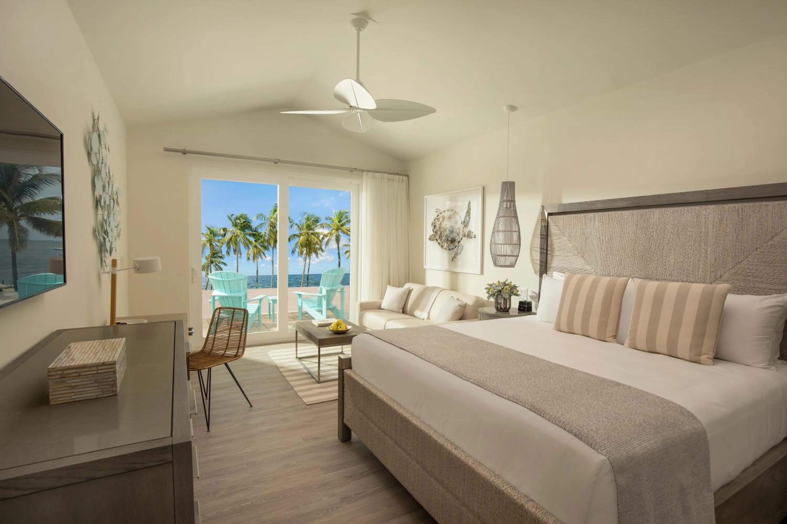 Photo of the whole room, Bed in Bungalows Key Largo - All Inclusive