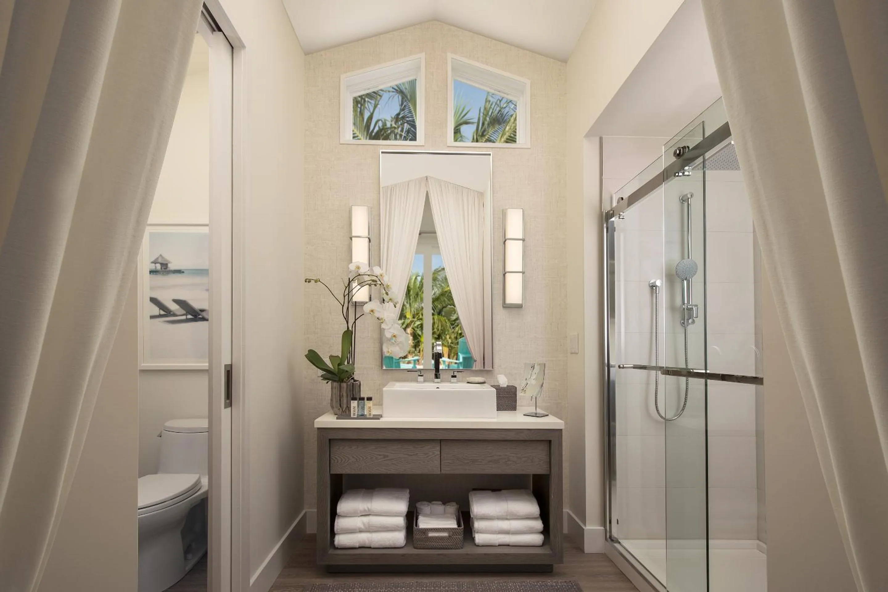 Shower in Bungalows Key Largo - All Inclusive