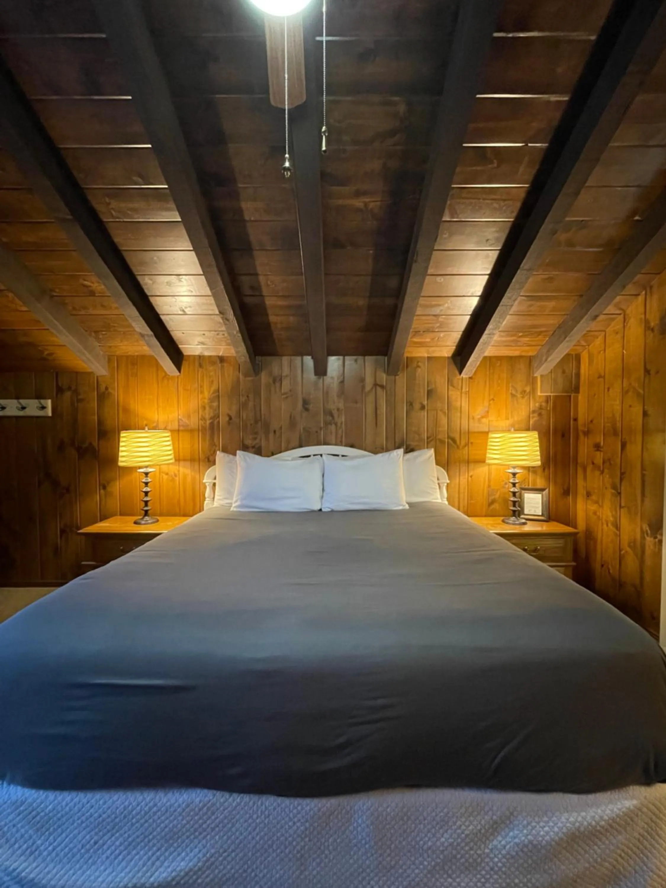 Bedroom, Bed in Hideaway Mountain Lodge