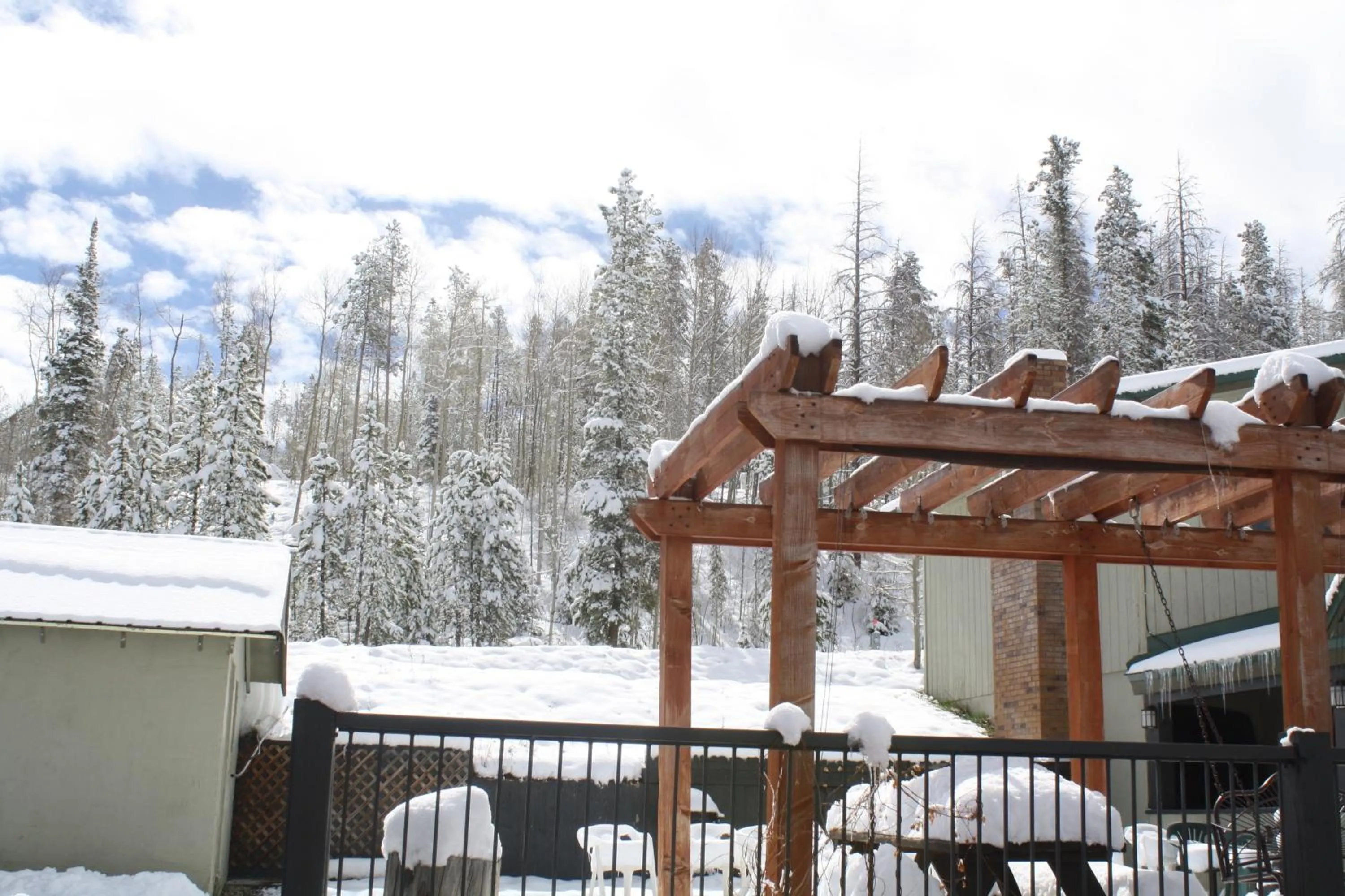 Winter in Hideaway Mountain Lodge