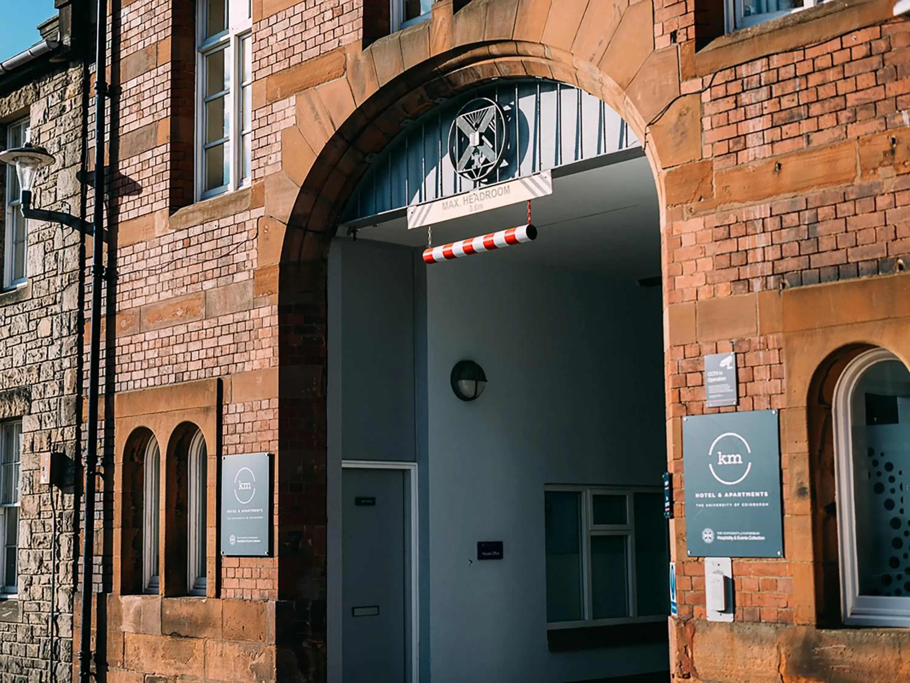 Property building in KM Apartments Property building in KM Apartments