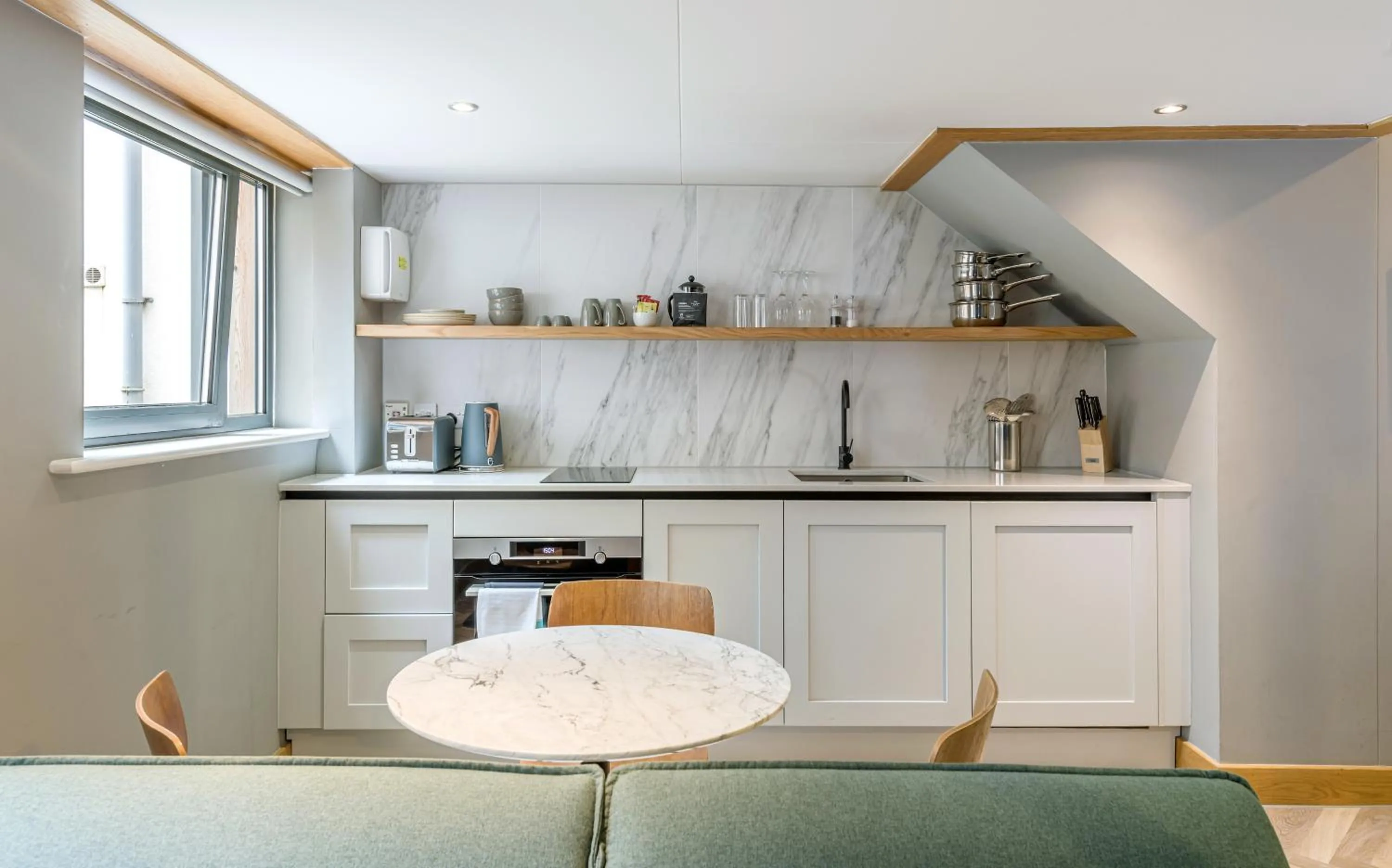 Kitchen or kitchenette in KM Apartments