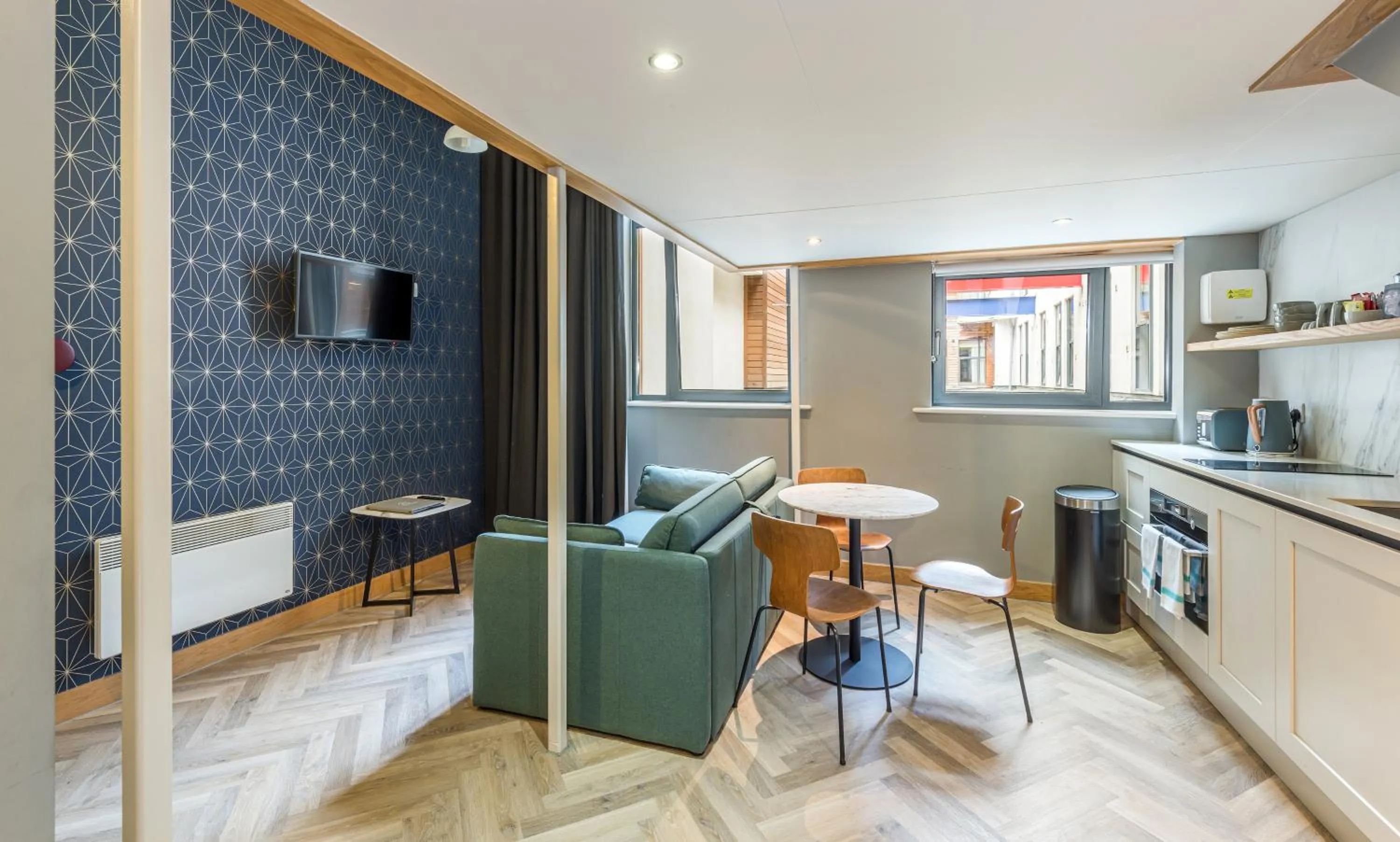 Kitchen or kitchenette in KM Apartments