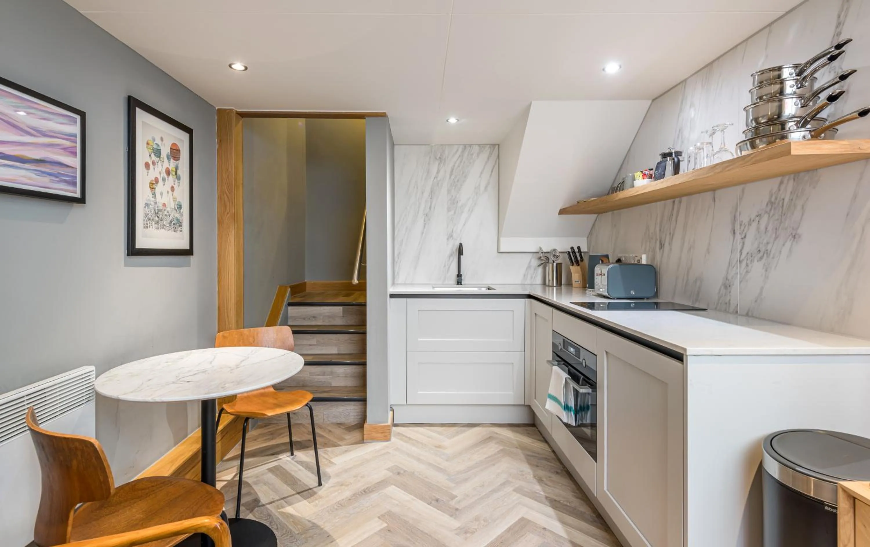 Kitchen or kitchenette in KM Apartments