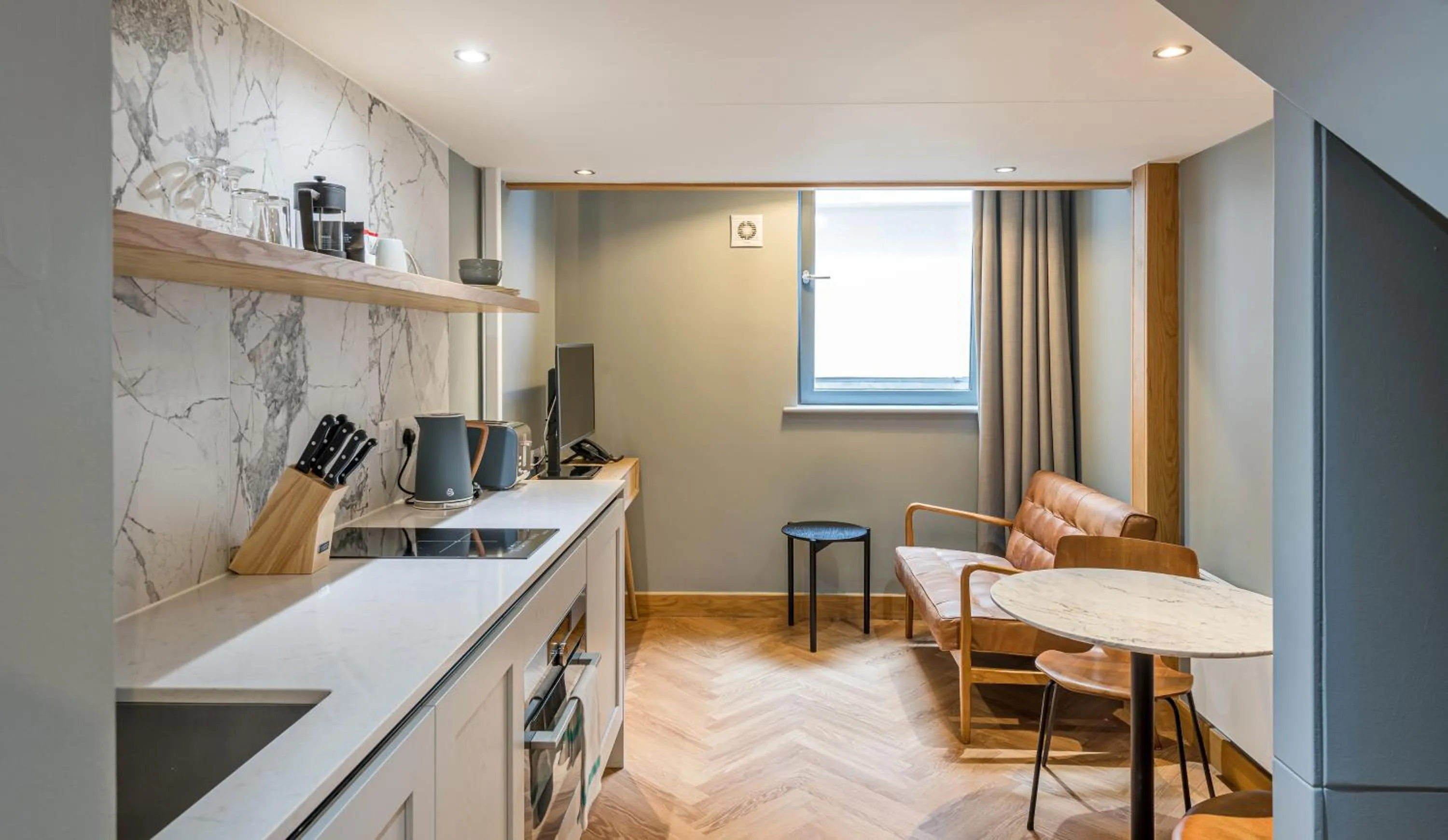 Kitchen or kitchenette in KM Apartments