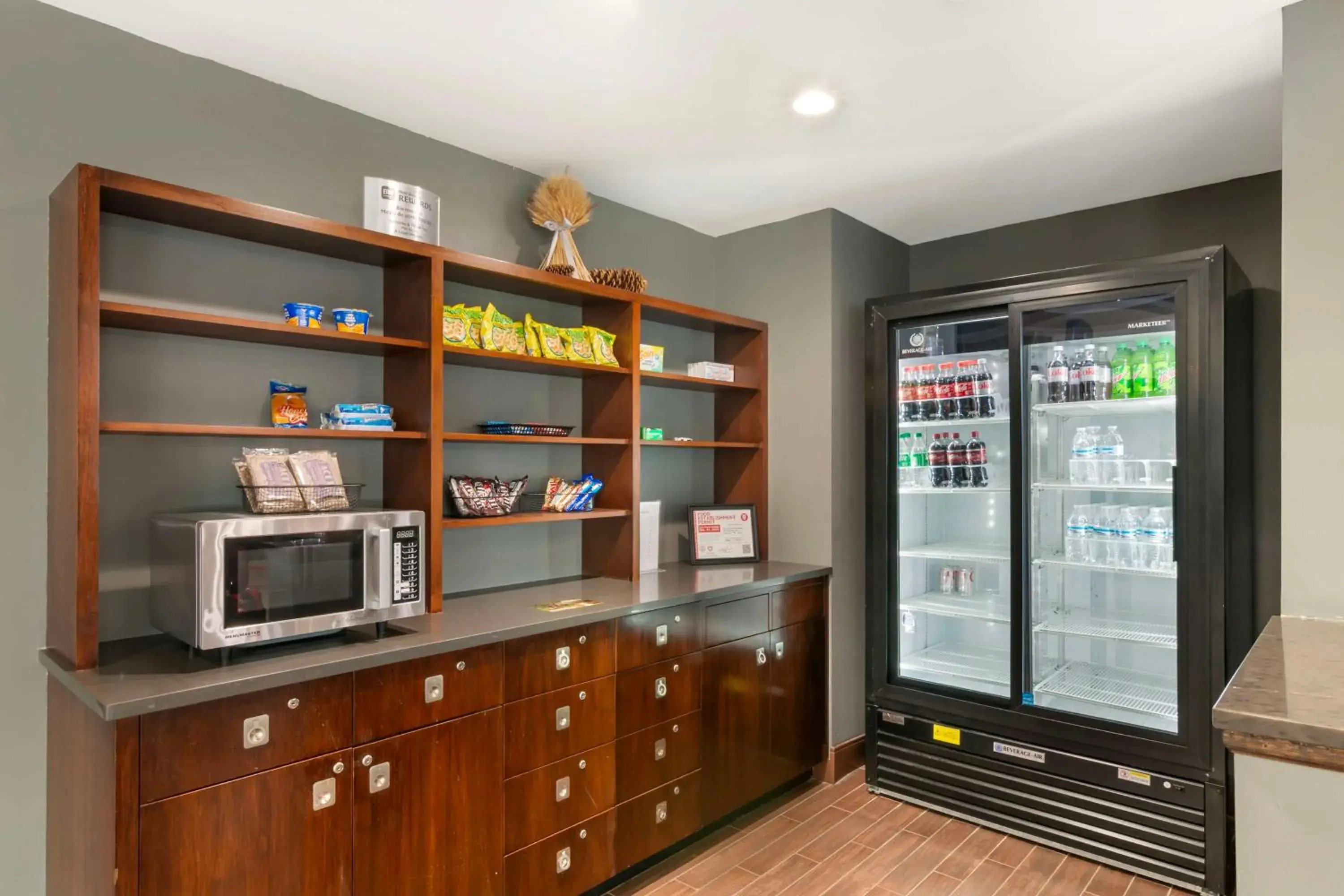 Property building in Best Western Plus Kansas City Sports Complex Hotel Property building in Best Western Plus Kansas City Sports Complex Hotel