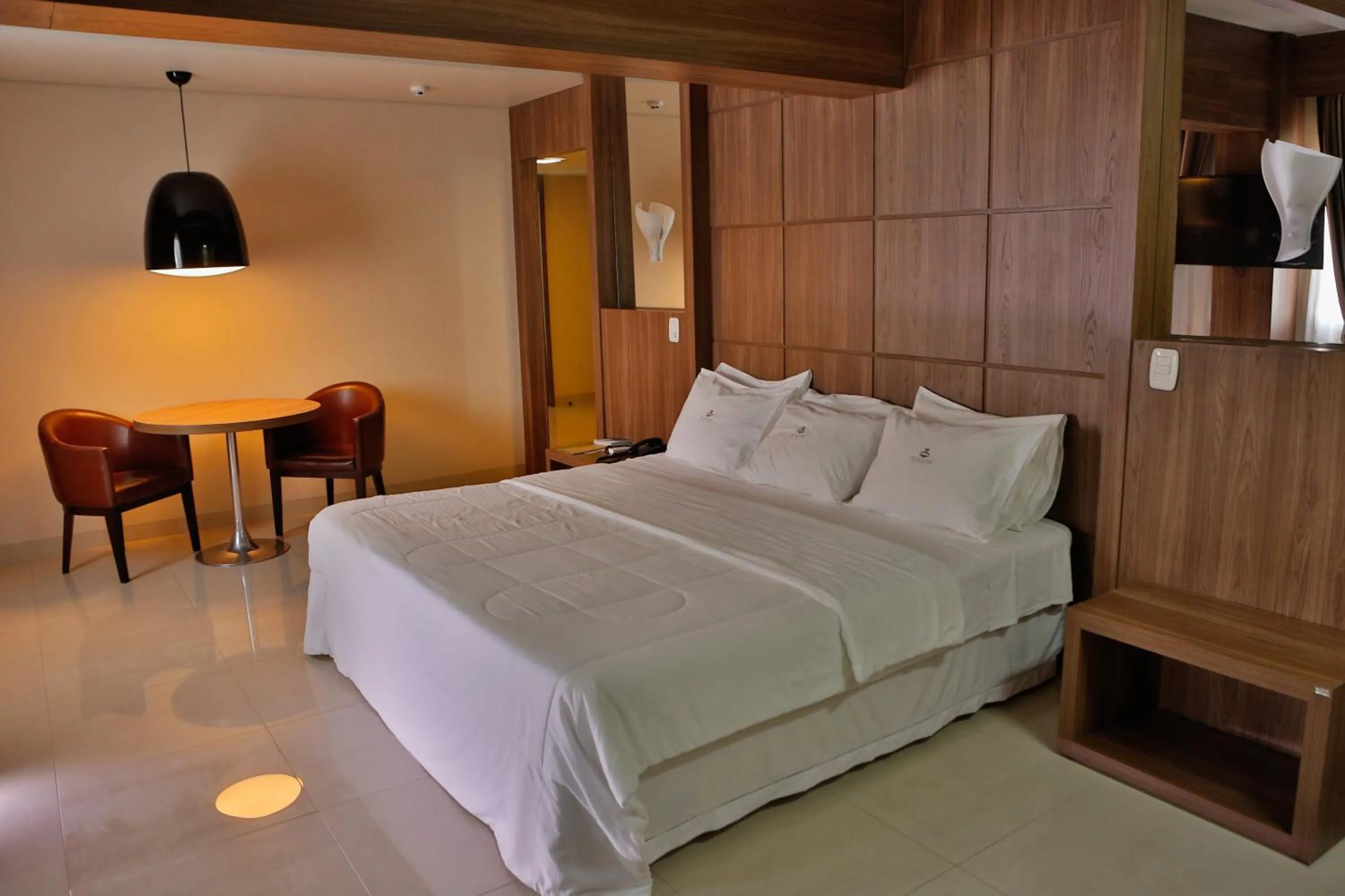 Agulhon Hotel