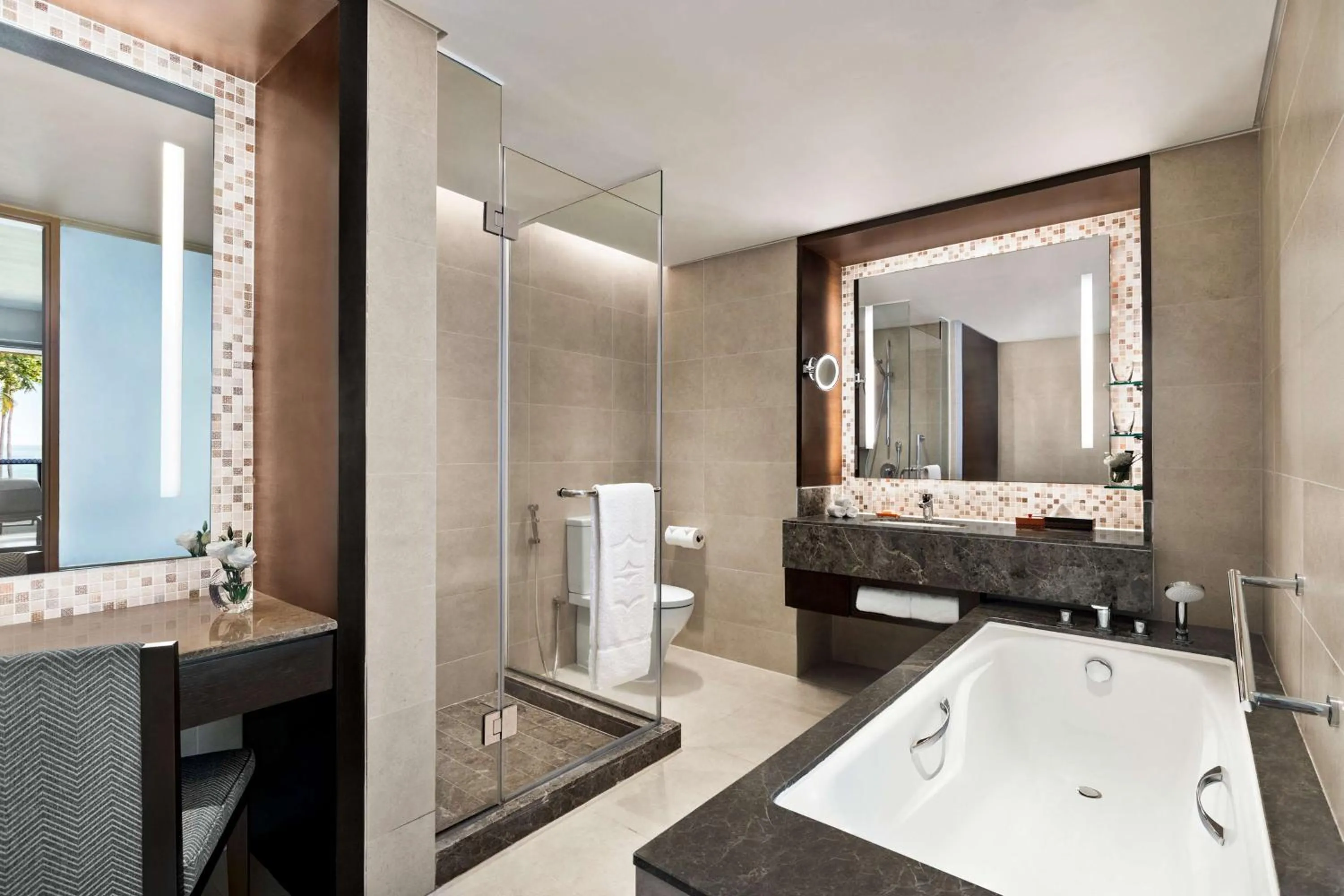 Shower in Shangri-La Tanjung Aru, Kota Kinabalu