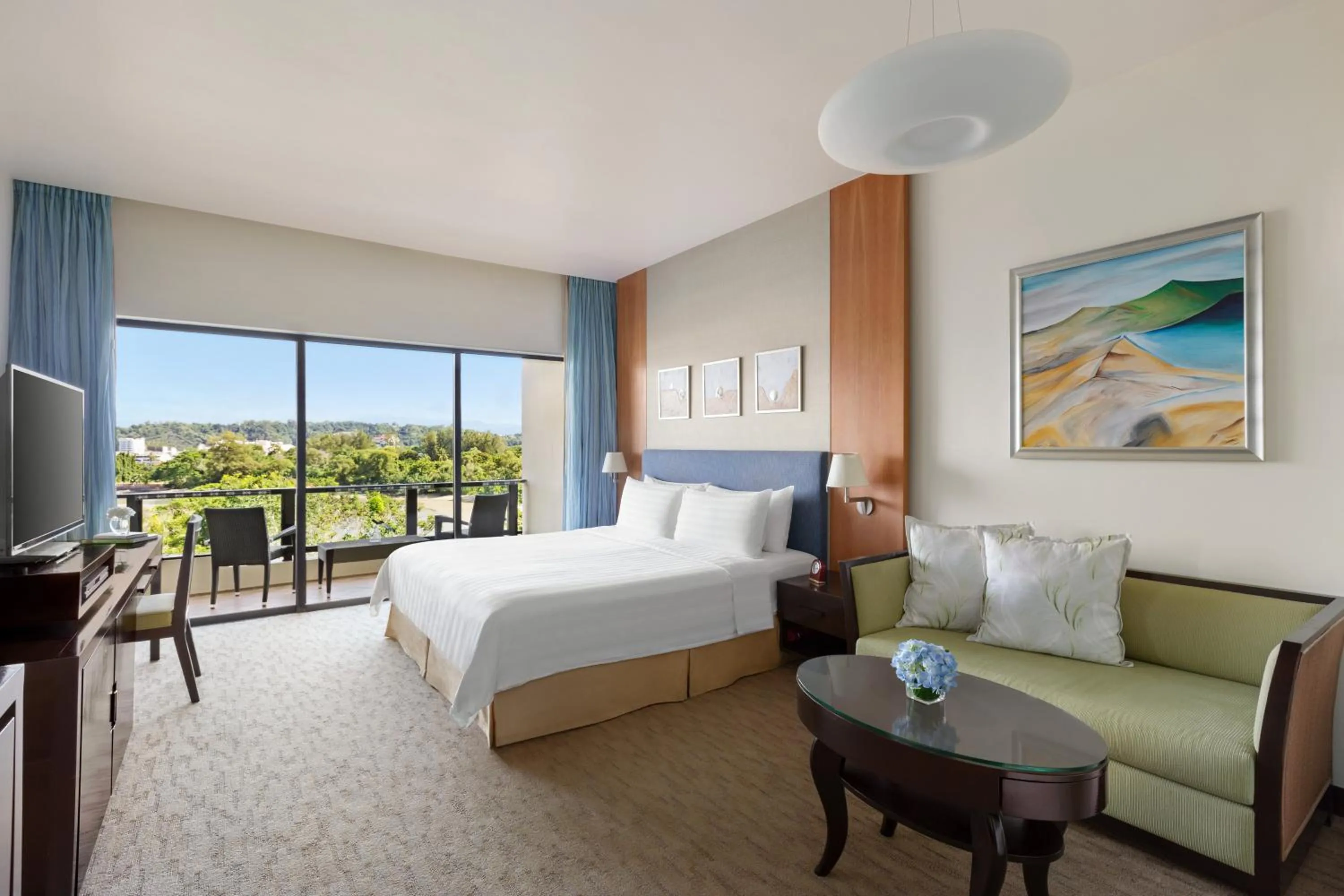 Coffee/tea facilities, Bed in Shangri-La Tanjung Aru, Kota Kinabalu