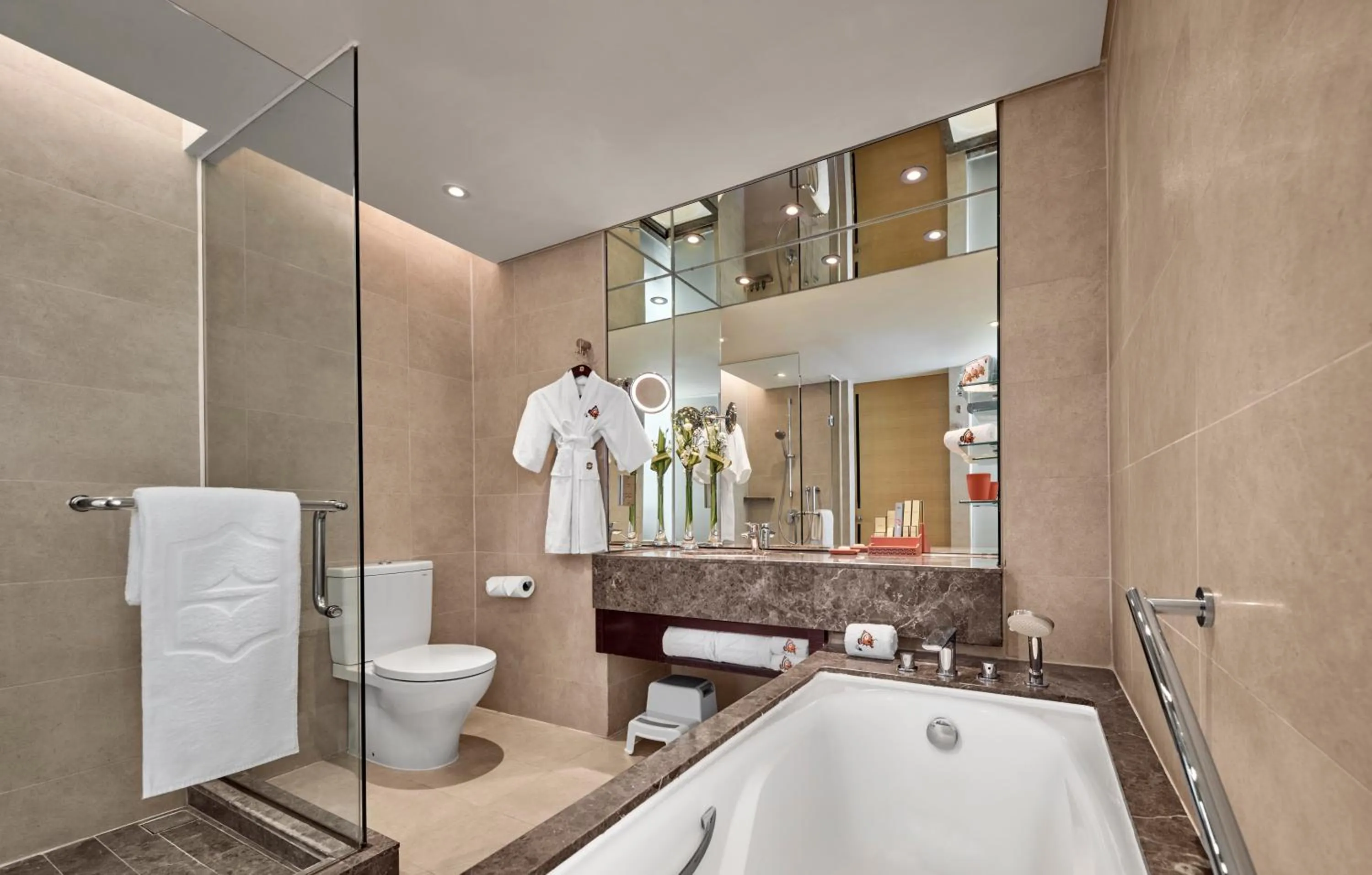 Shower in Shangri-La Tanjung Aru, Kota Kinabalu