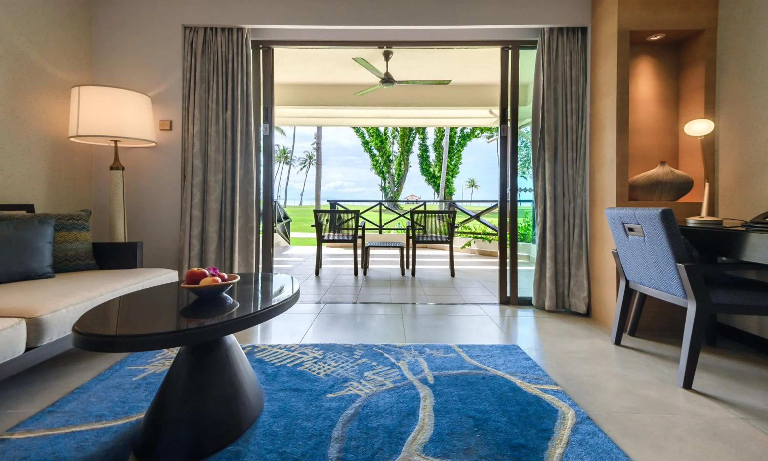 View (from property/room), Bed in Shangri-La Tanjung Aru, Kota Kinabalu