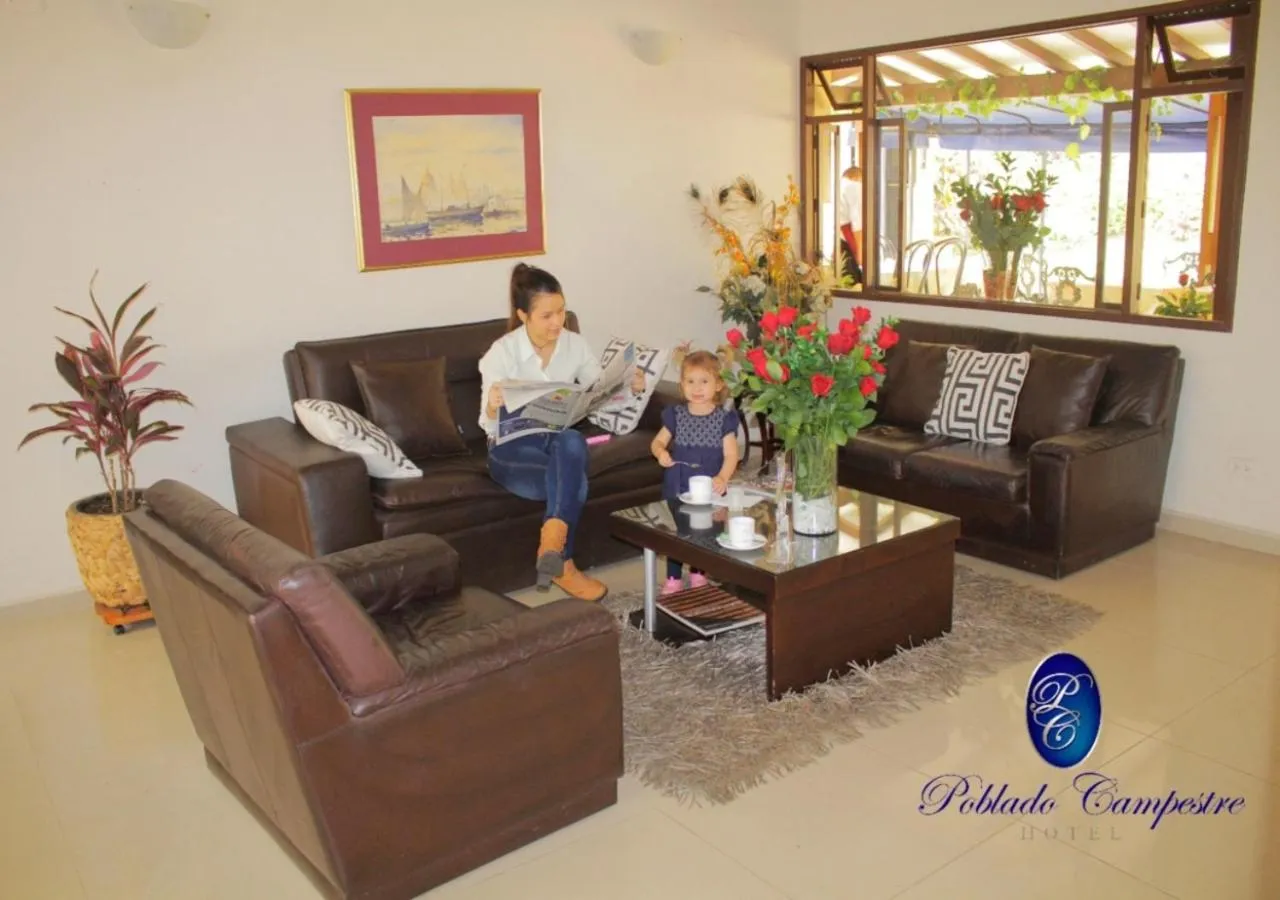 People in Hotel Poblado Campestre