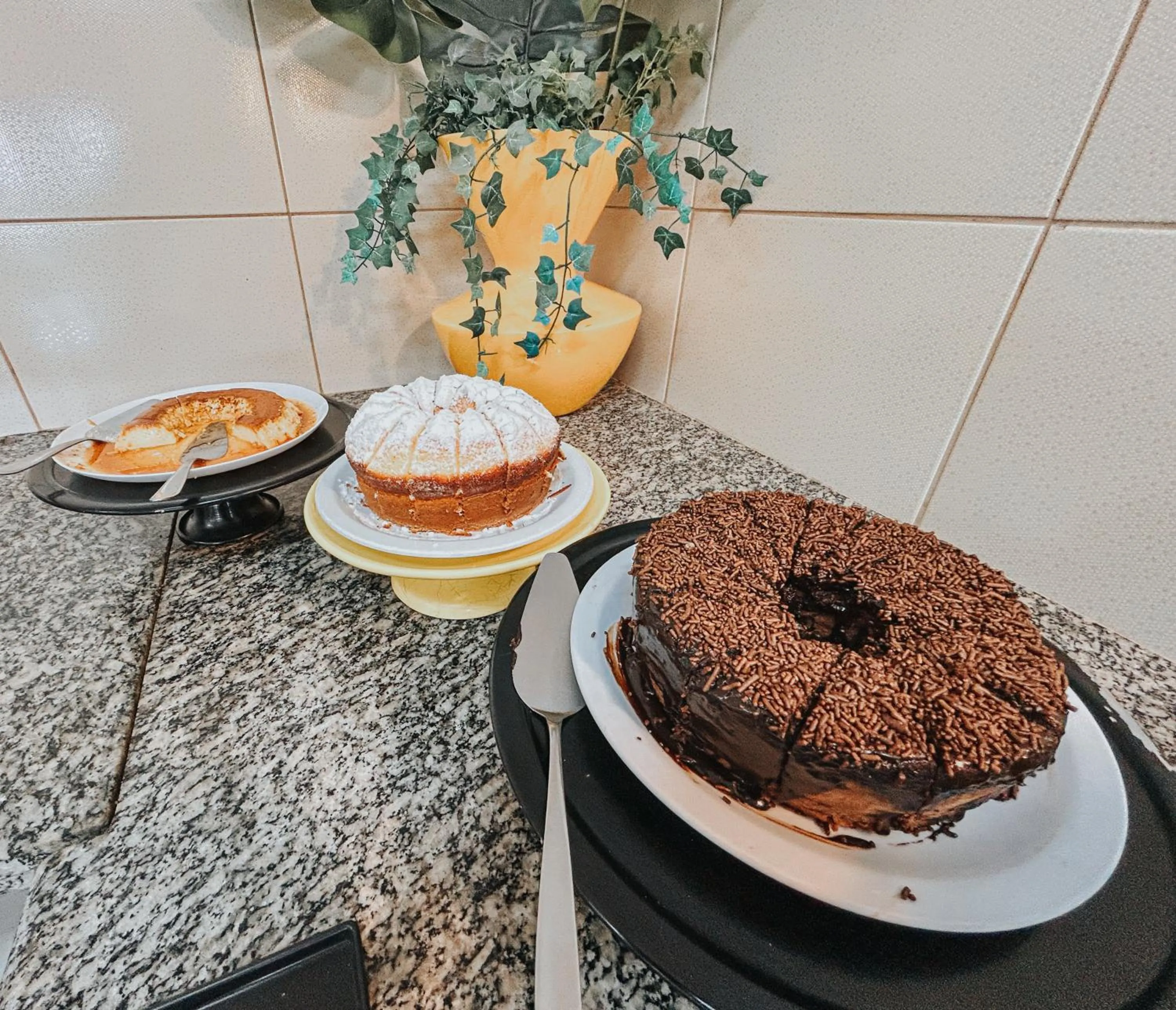 Breakfast in Plaza Inn Week Inn