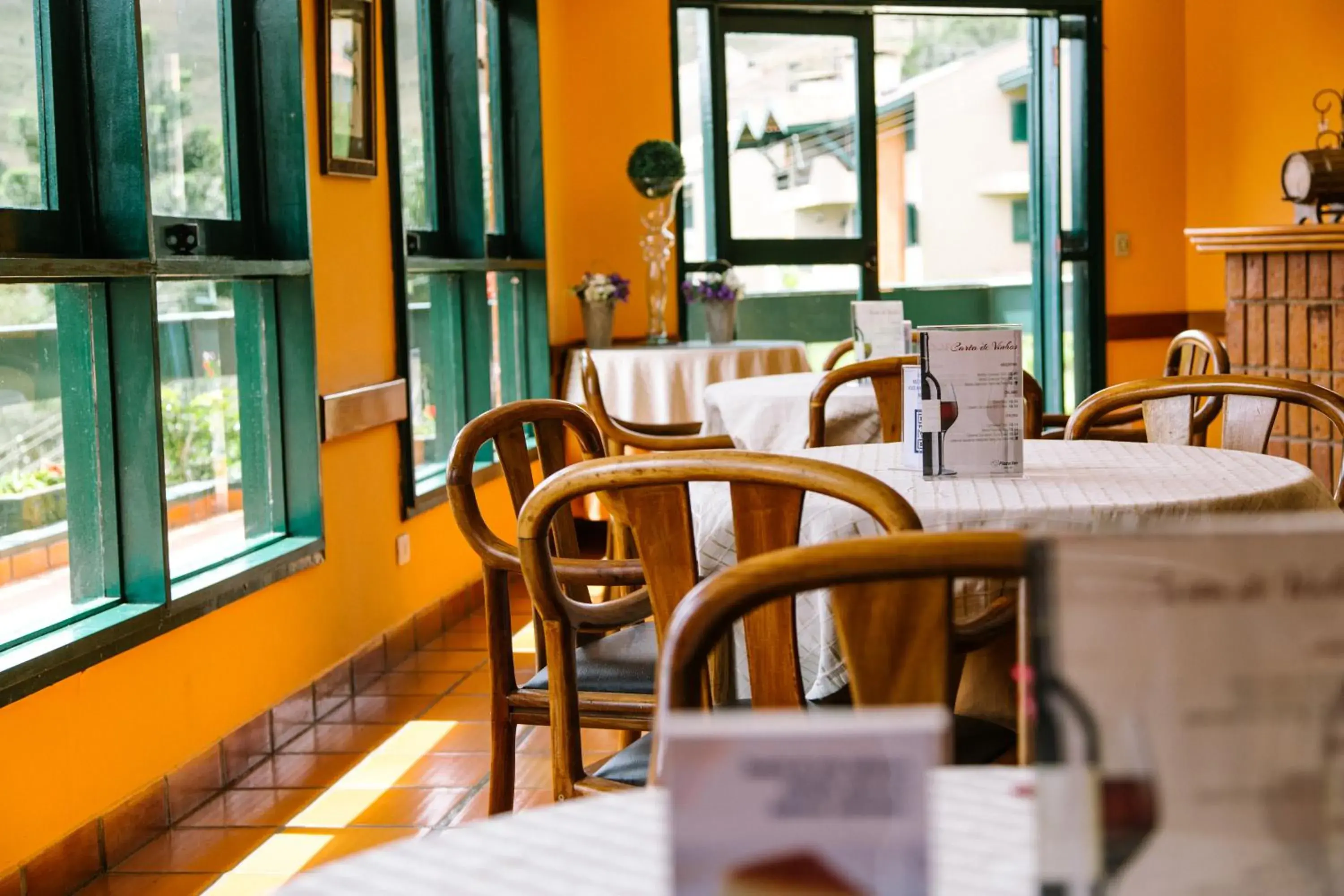 Restaurant/places to eat in Plaza Inn Week Inn Restaurant/places to eat in Plaza Inn Week Inn