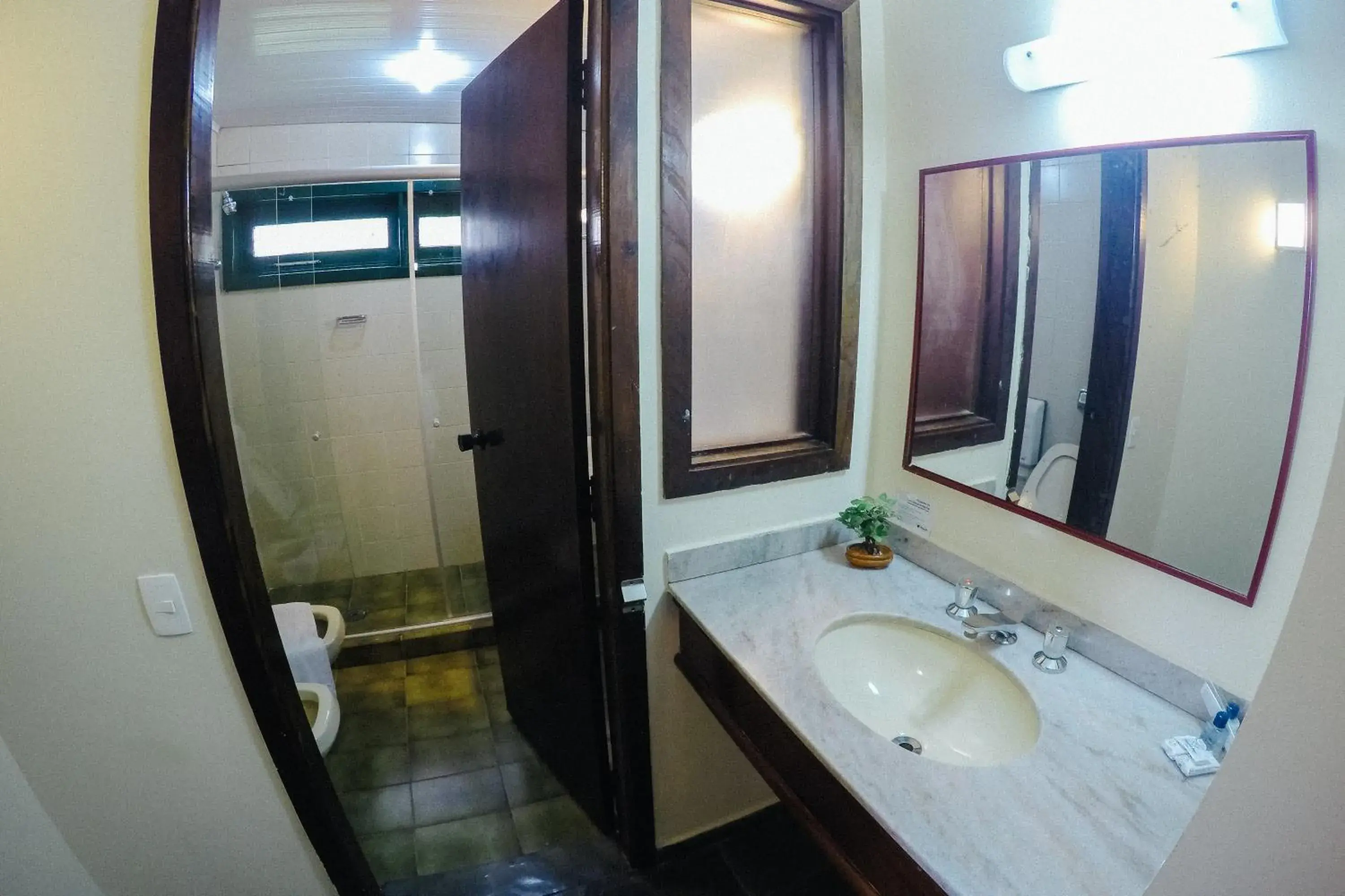 Bathroom in Plaza Inn Week Inn Bathroom in Plaza Inn Week Inn