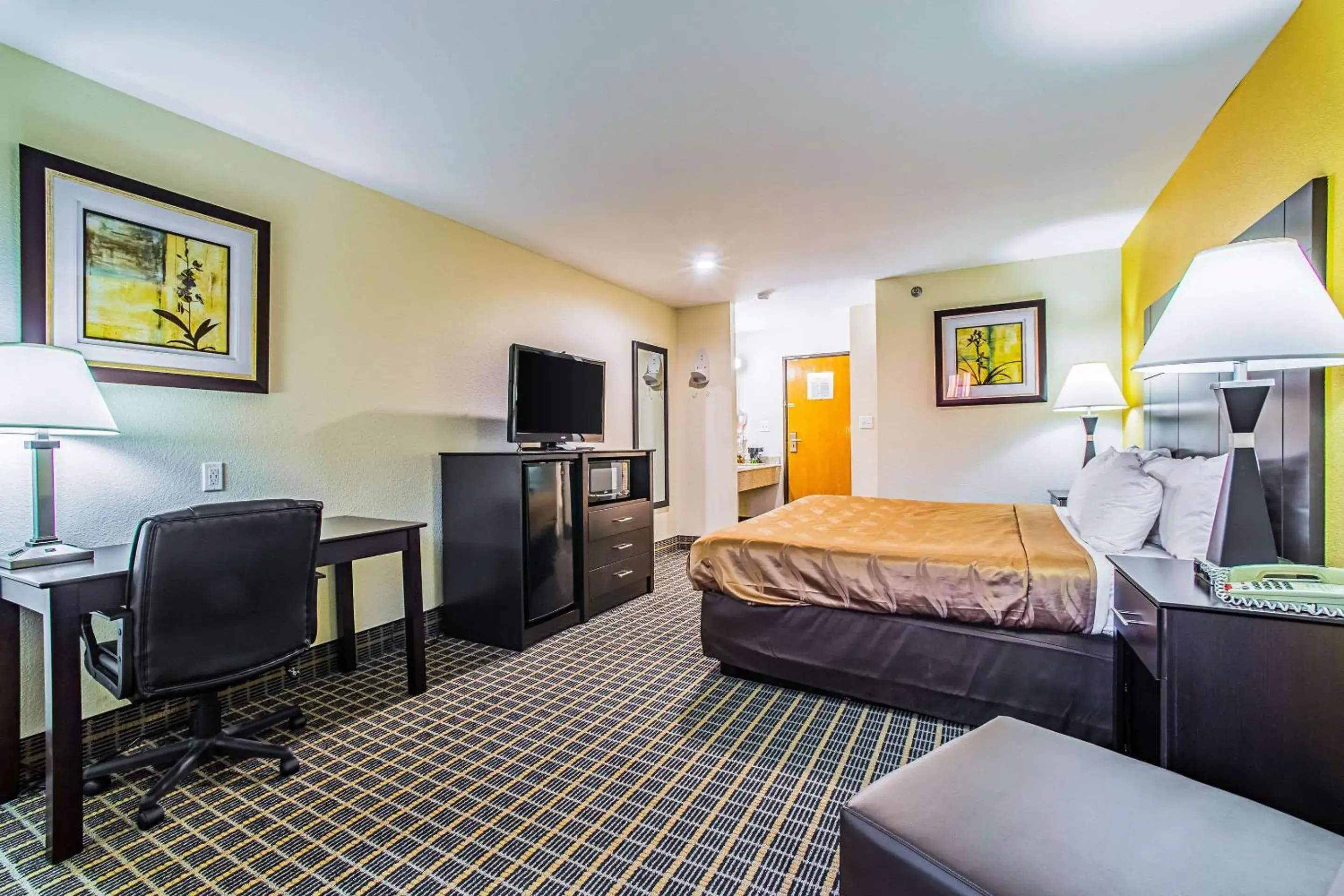 Bedroom, Bed in Quality Inn Carbondale University area Bedroom, Bed in Quality Inn Carbondale University area
