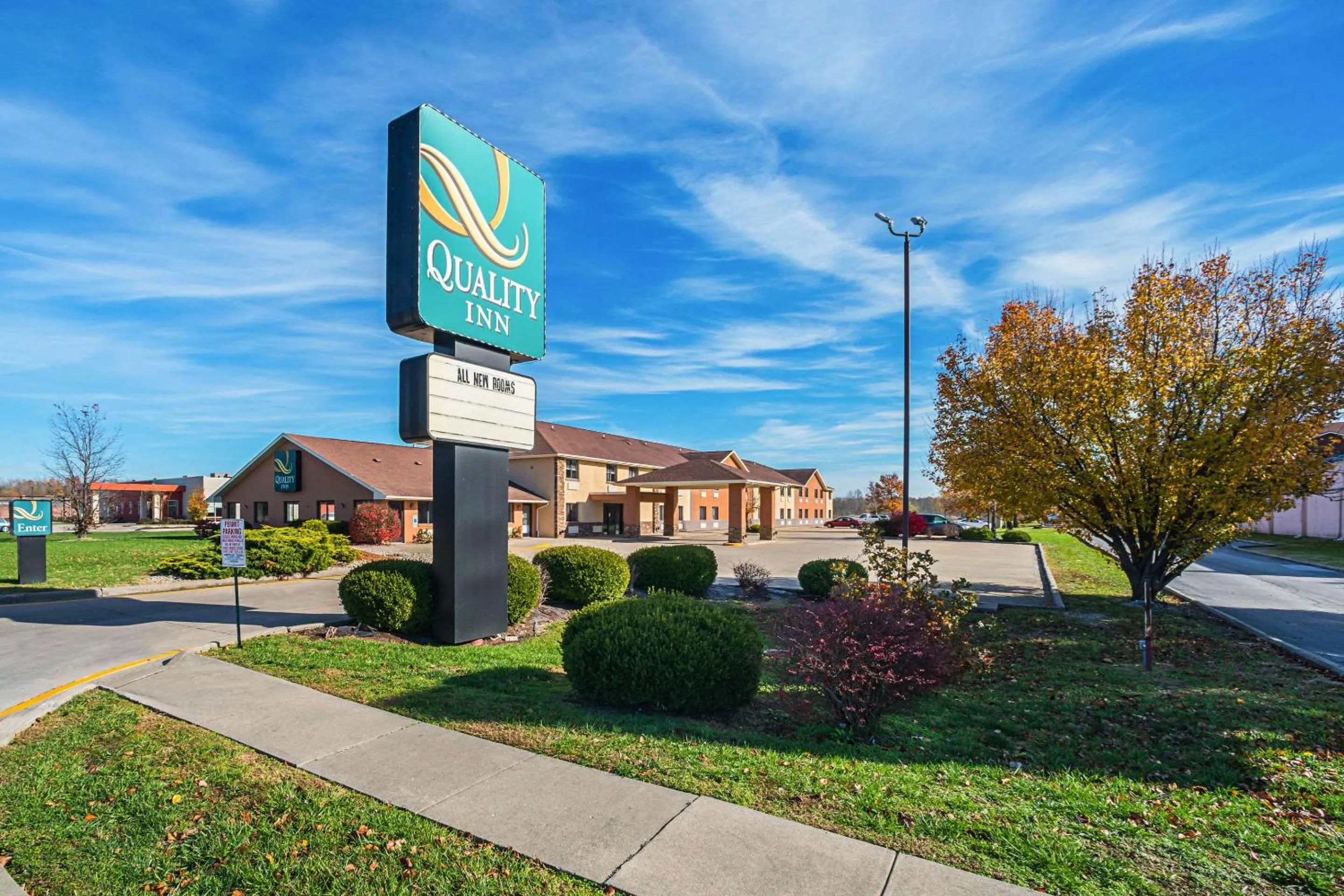 Property building in Quality Inn Carbondale University area