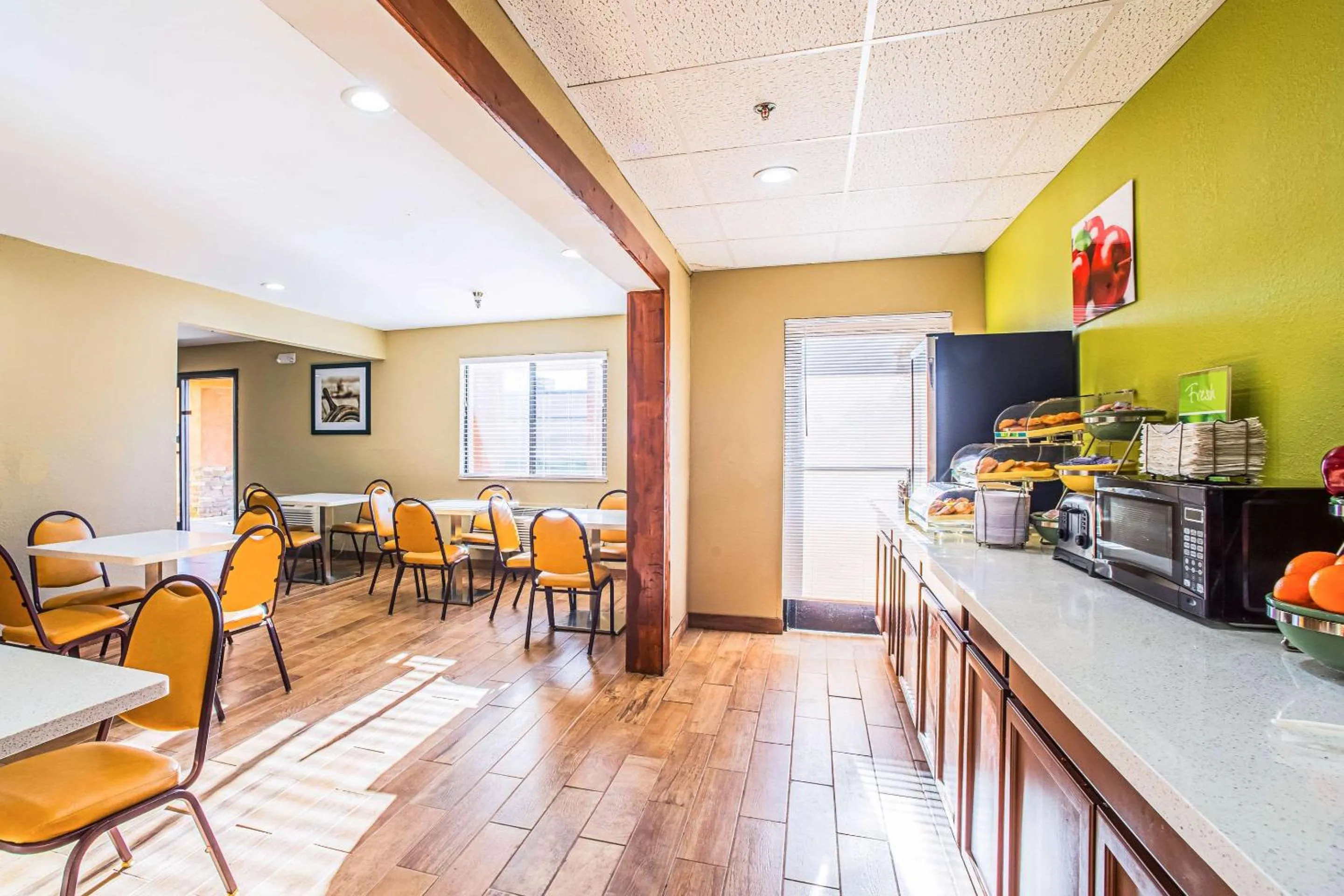 Breakfast in Quality Inn Carbondale University area