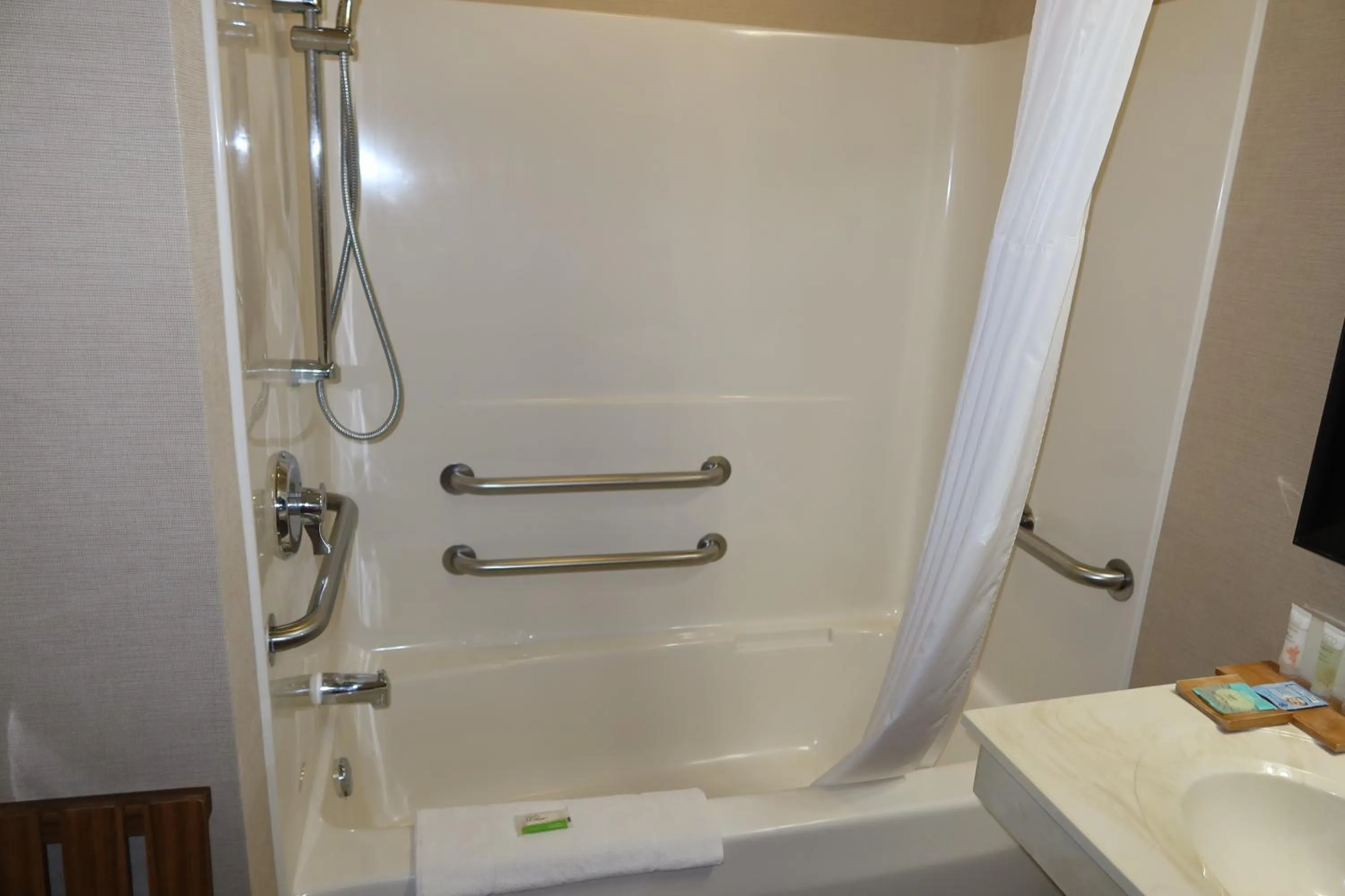 Bathroom in Country Inn & Suites by Radisson, Madison, WI