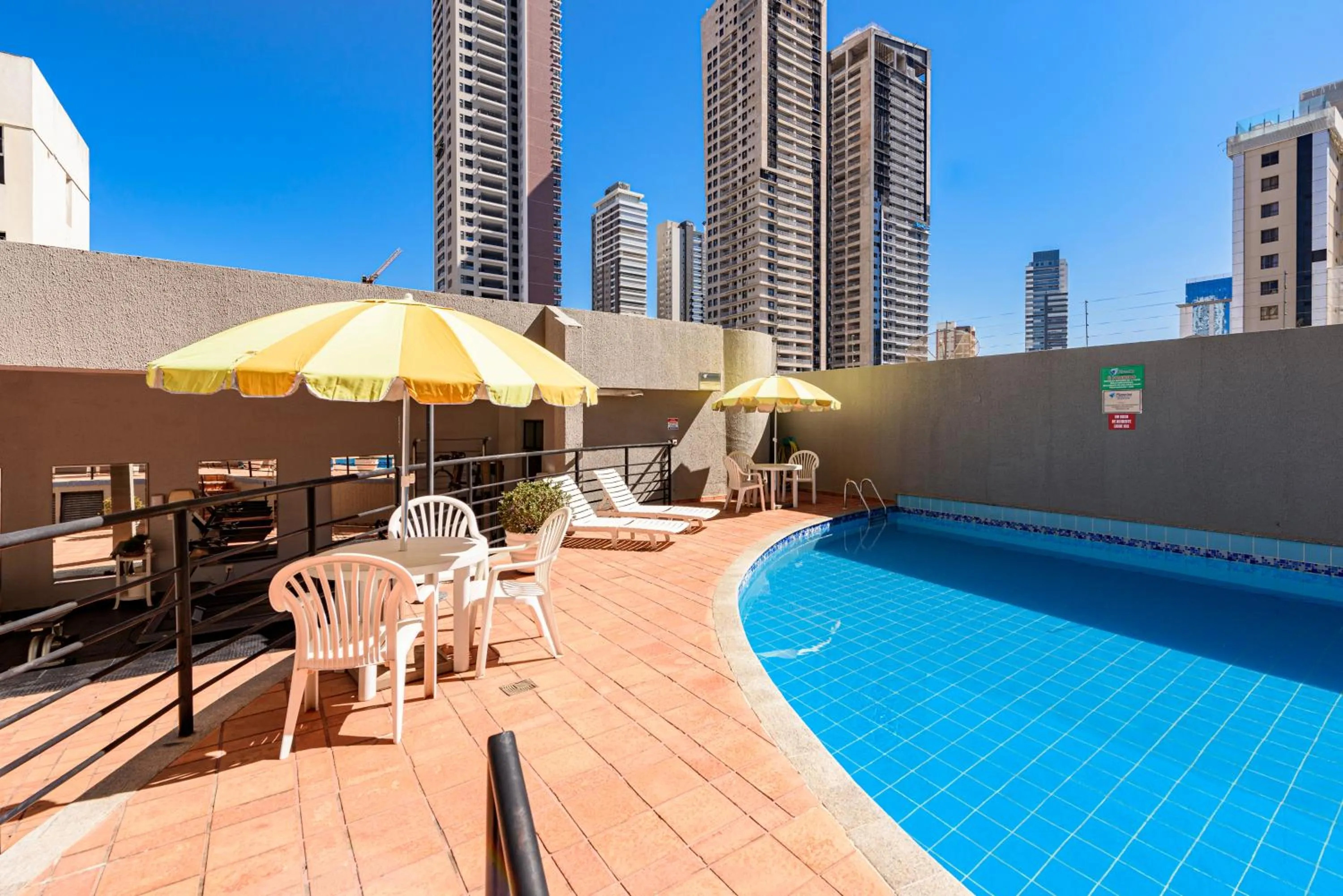 Swimming pool in Plaza Inn Executive