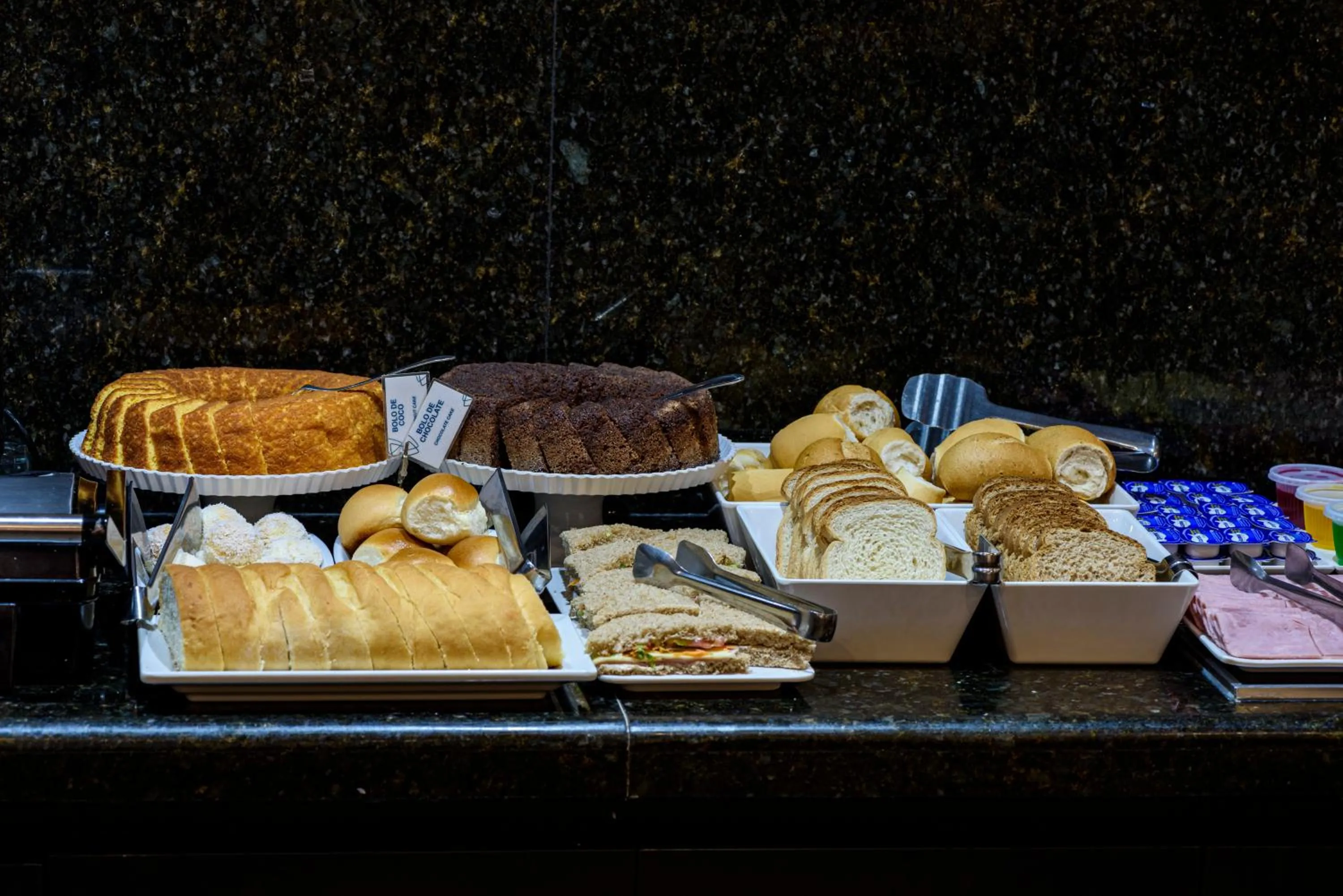 Food and drinks in Plaza Inn Executive