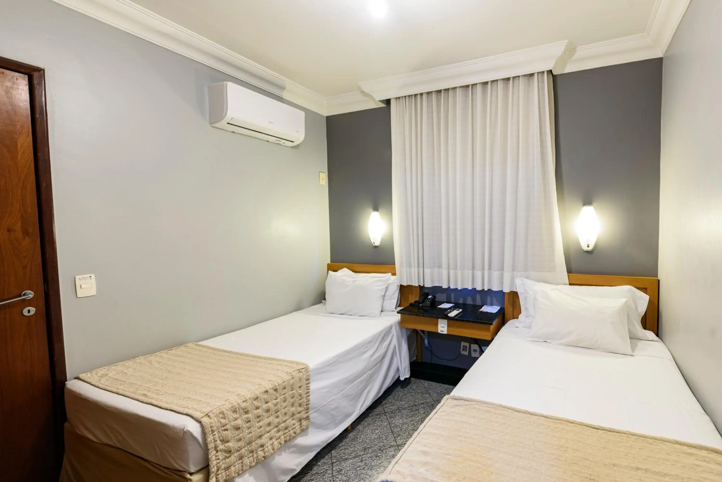 Photo of the whole room, Bed in Plaza Inn Executive Photo of the whole room, Bed in Plaza Inn Executive