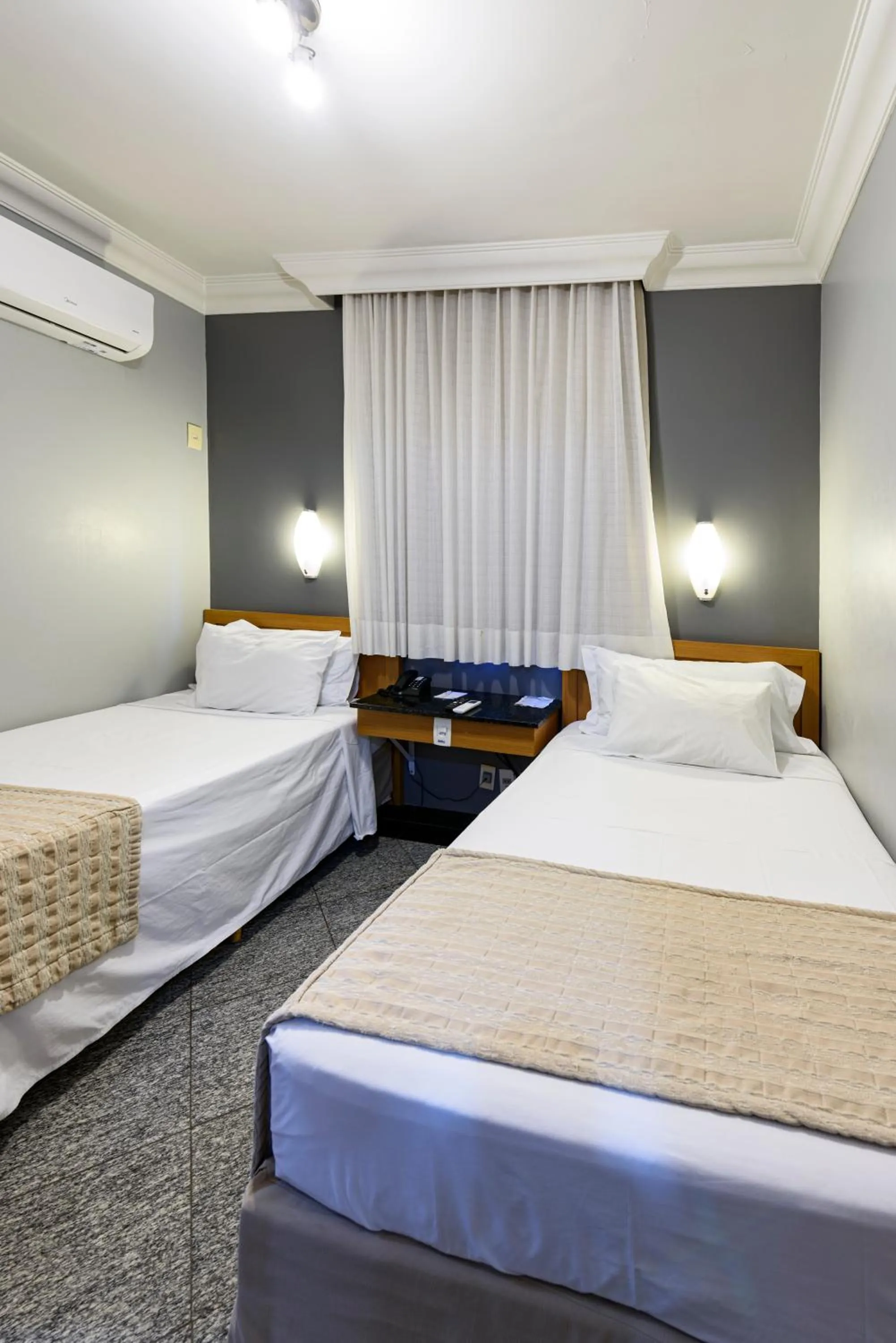 Bedroom, Bed in Plaza Inn Executive