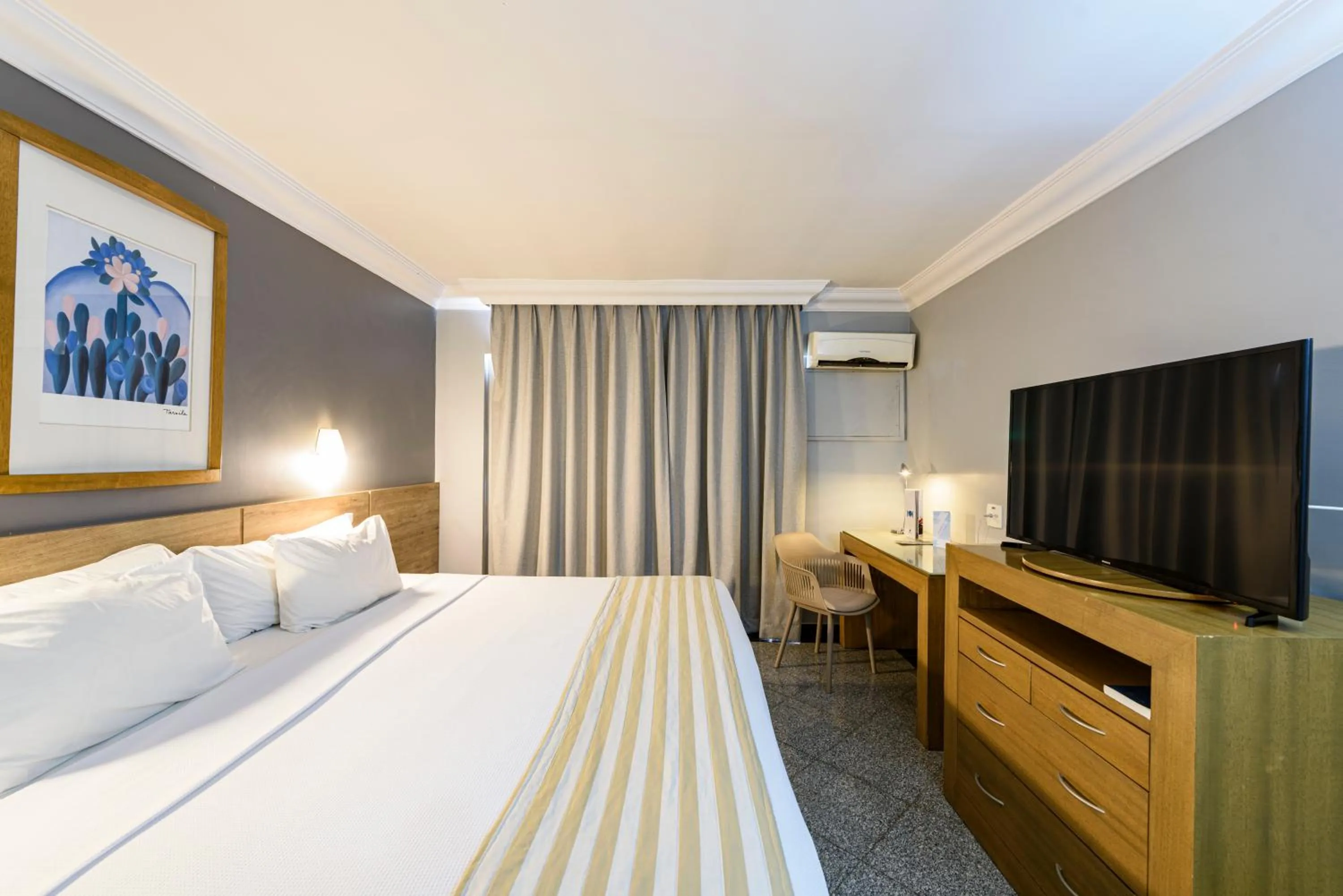 Bed in Plaza Inn Executive