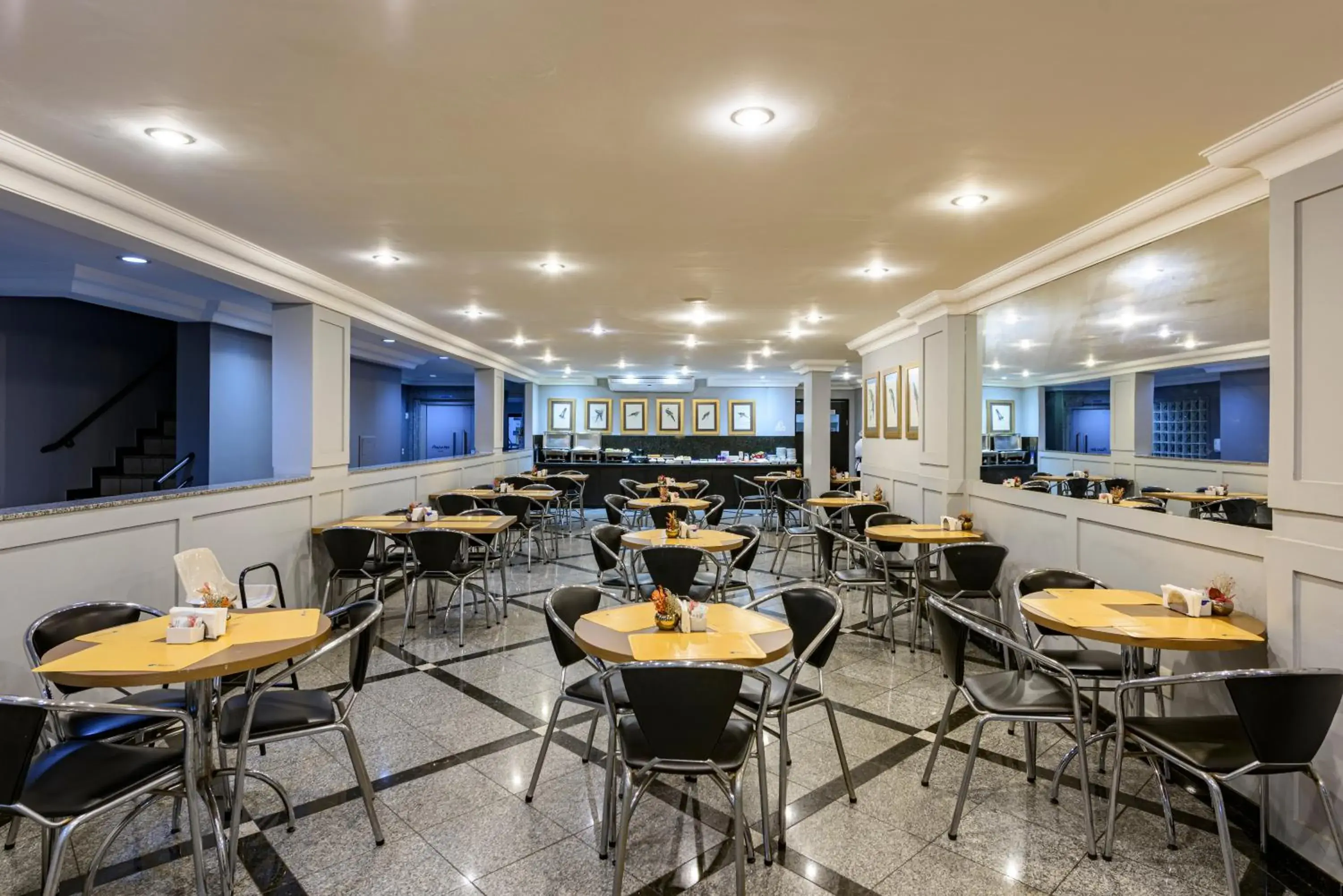 Restaurant/places to eat in Plaza Inn Executive Restaurant/places to eat in Plaza Inn Executive