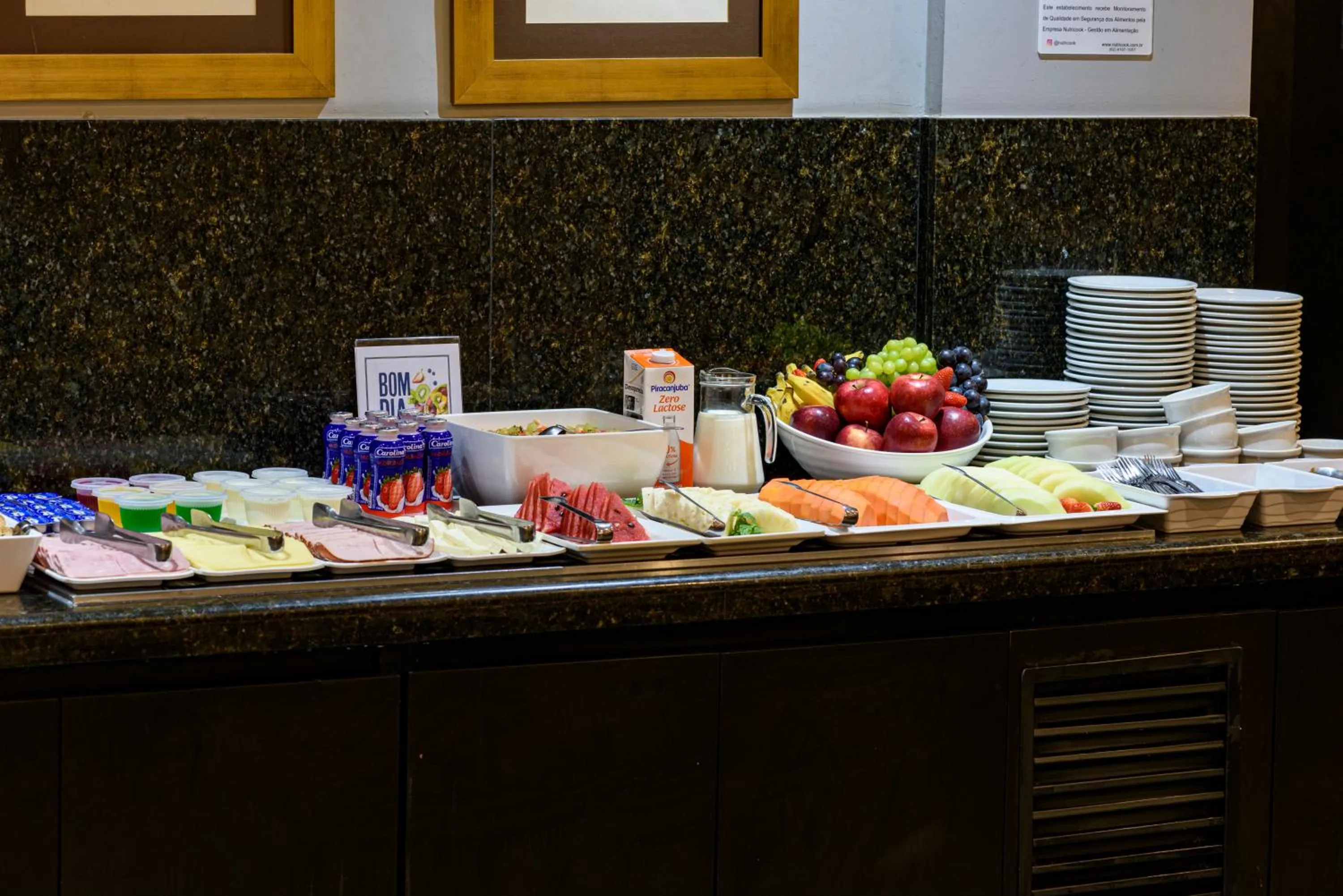 Food and drinks in Plaza Inn Executive