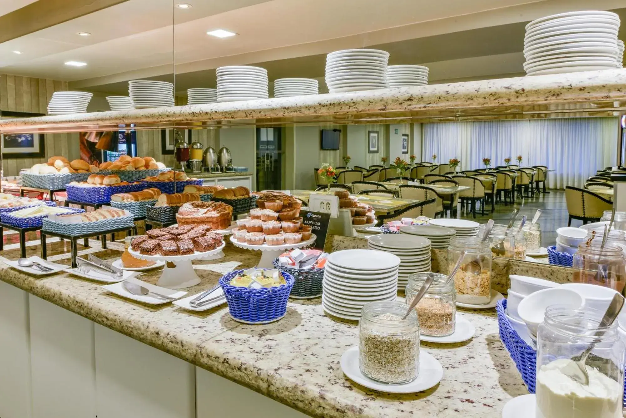 Breakfast in Plaza Inn Augustus Breakfast in Plaza Inn Augustus