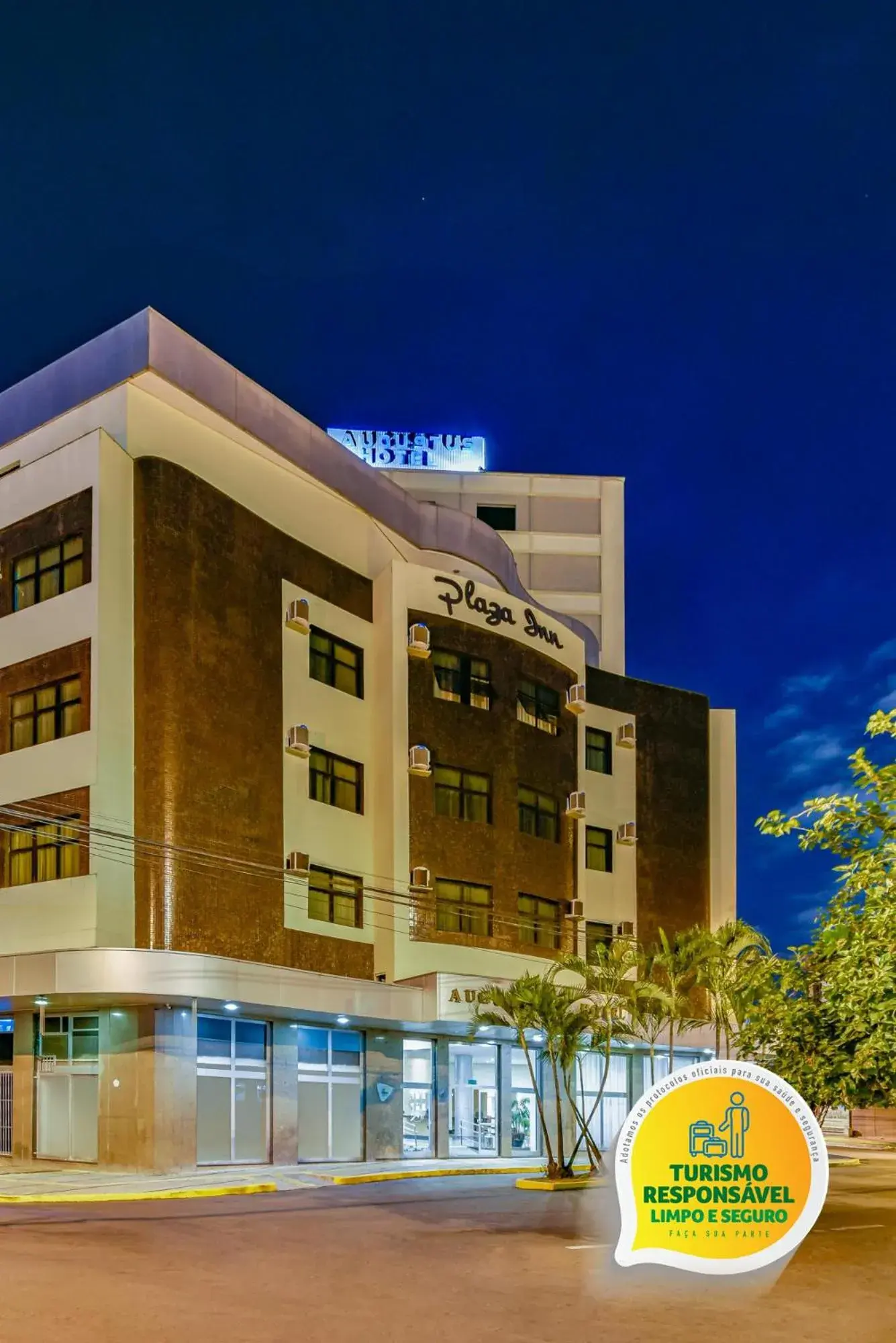 Facade/entrance in Plaza Inn Augustus Facade/entrance in Plaza Inn Augustus