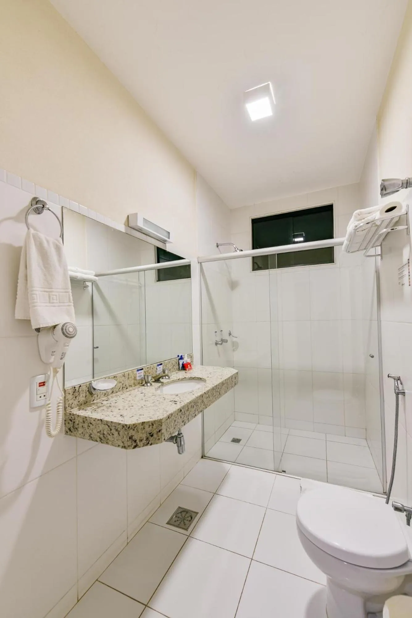 Bathroom in Plaza Inn Augustus