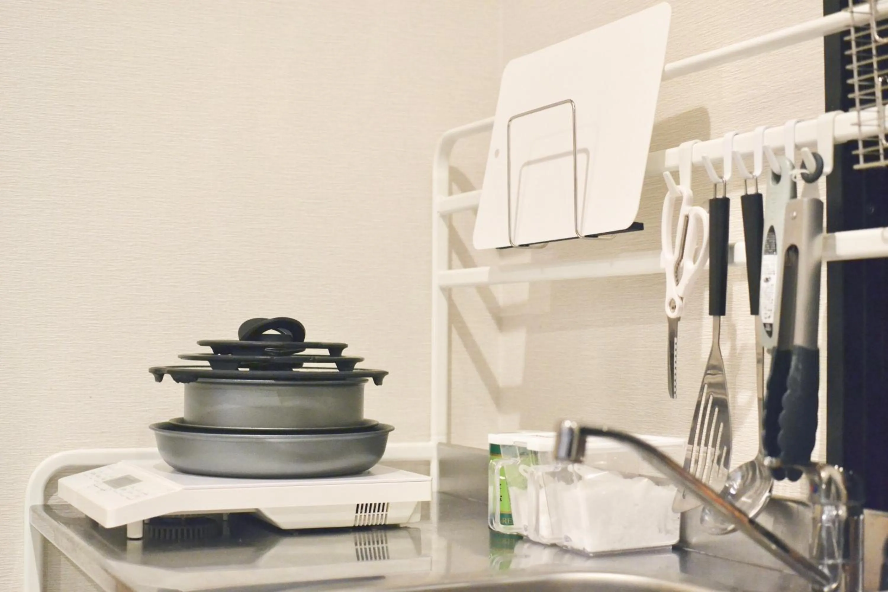 Communal lounge/ TV room in TOKYO-W-INN Asakusa