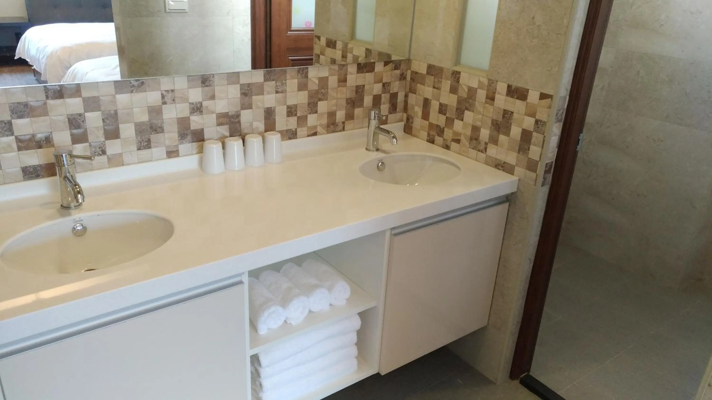 Shui Bu Zi Farmhouse