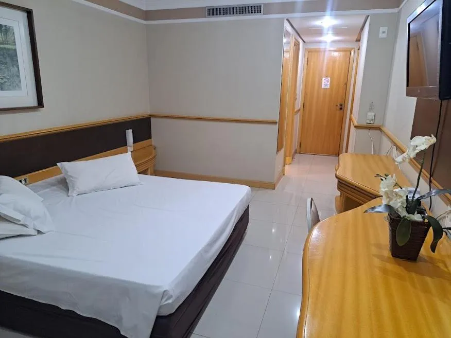 Bed in Hotel Michelangelo