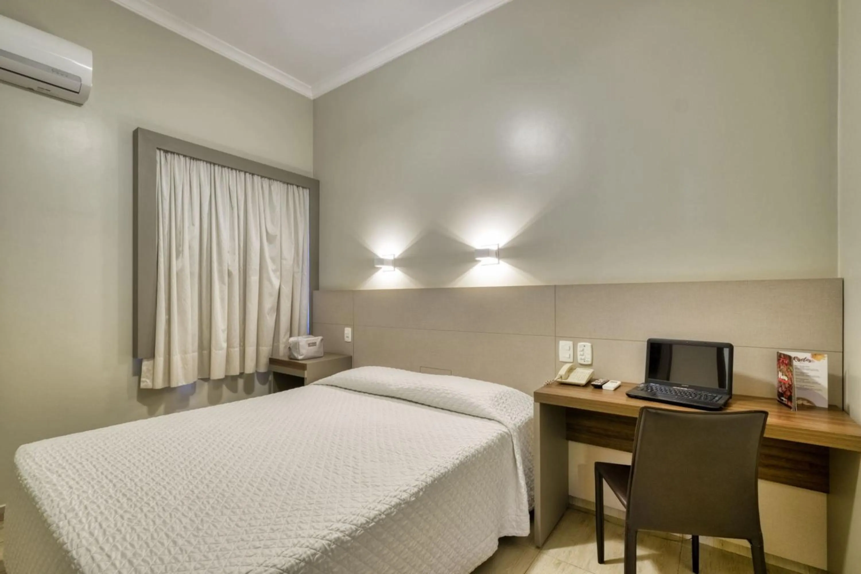 Bedroom, Bed in Hotel Nacional de Rio Preto - Distributed by Intercity